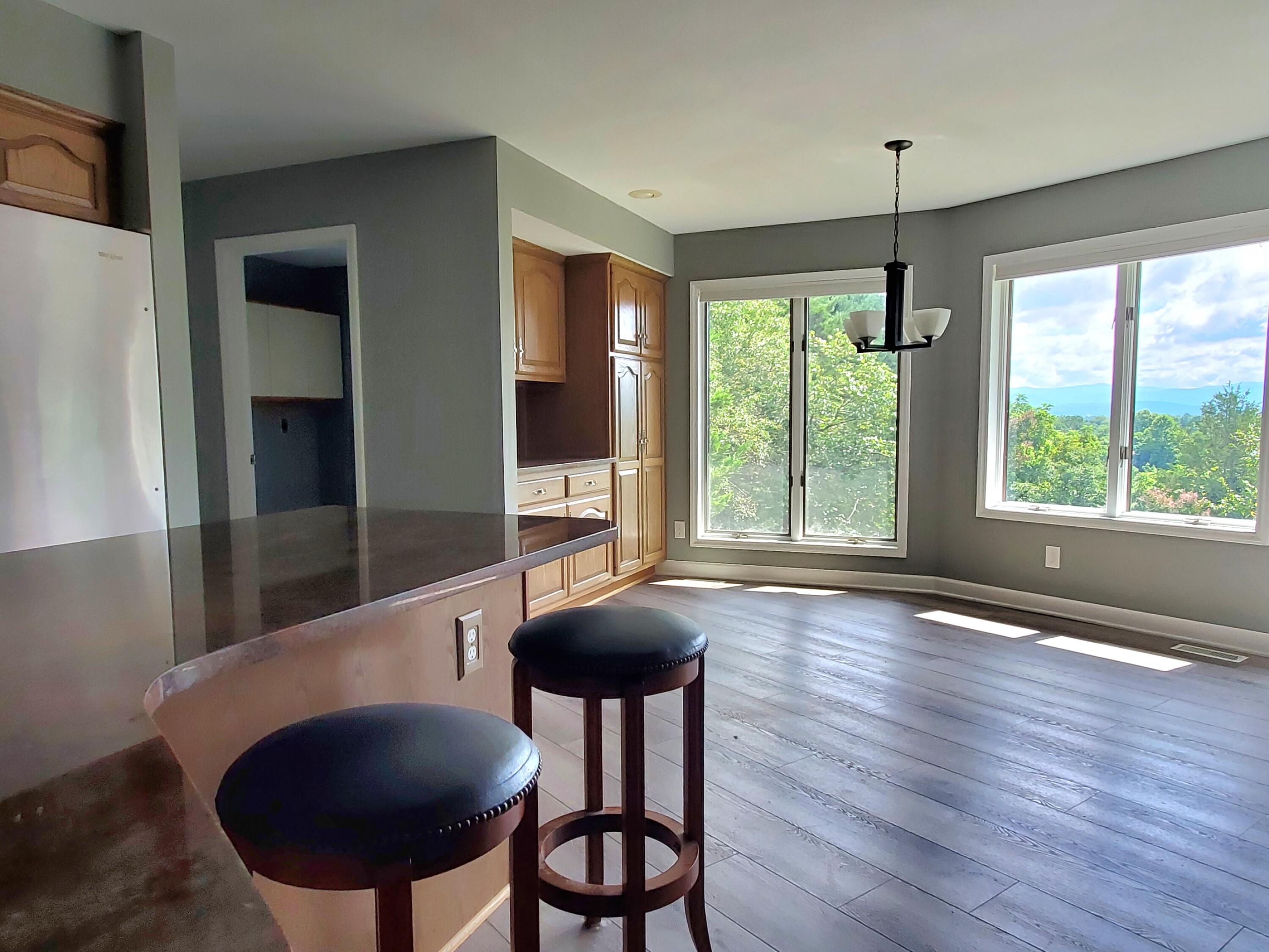 150 Forest Hill View