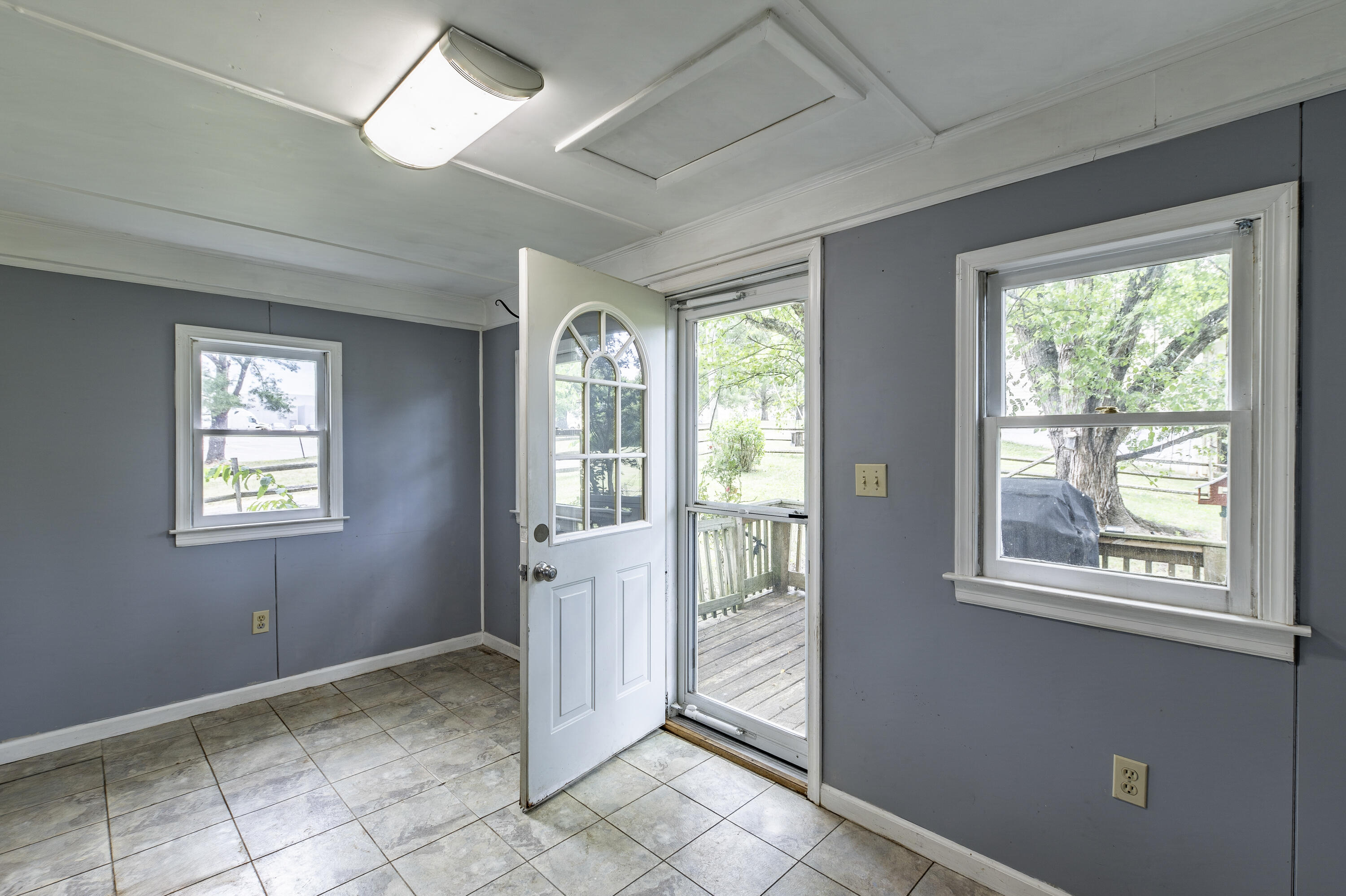 22 Conifer Ln