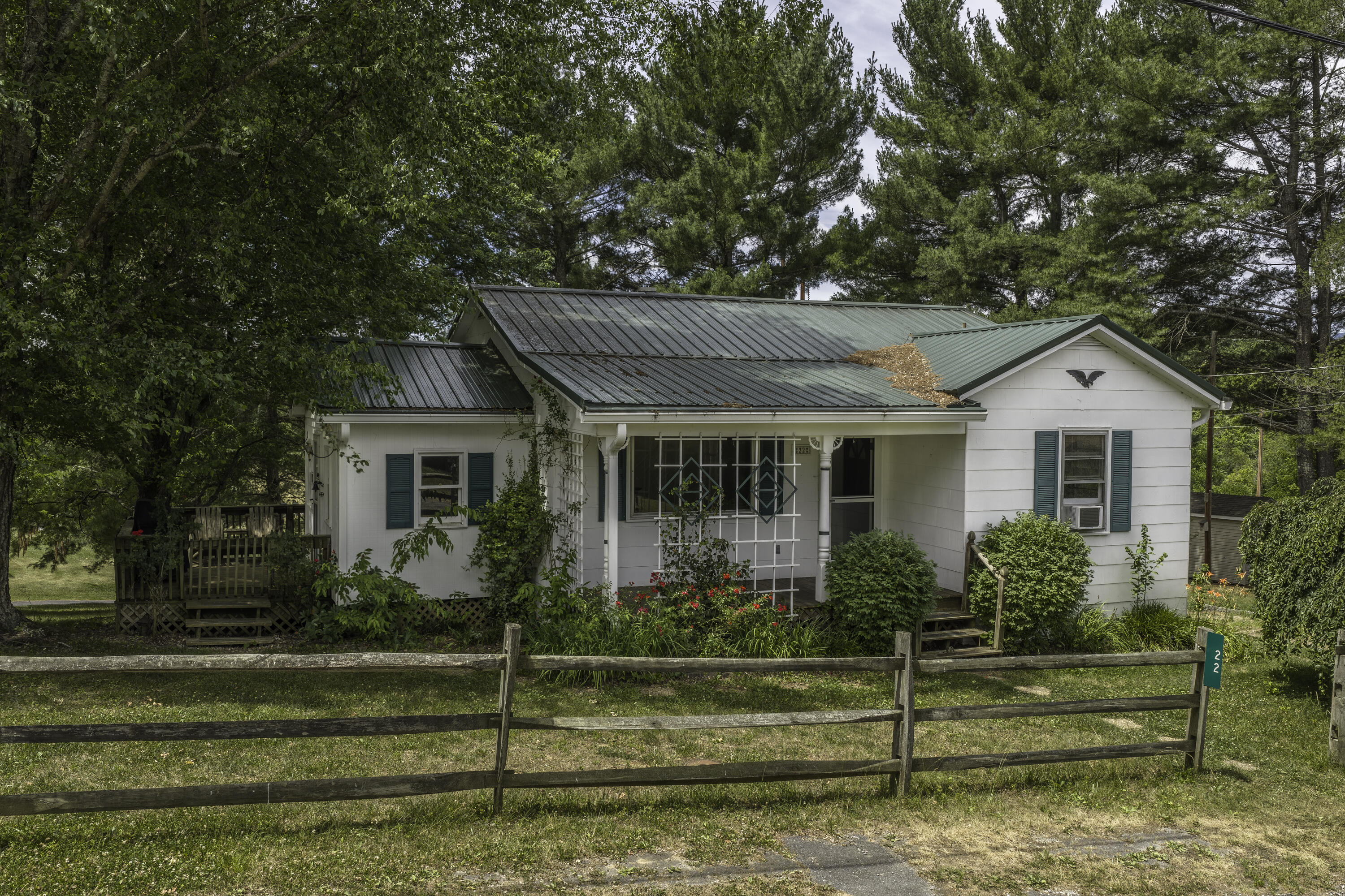 22 Conifer Ln