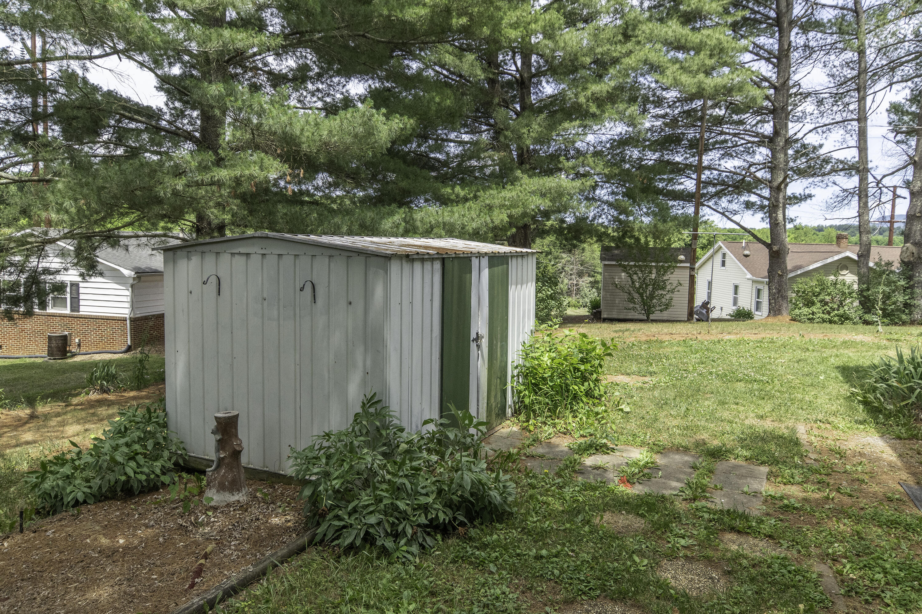 22 Conifer Ln