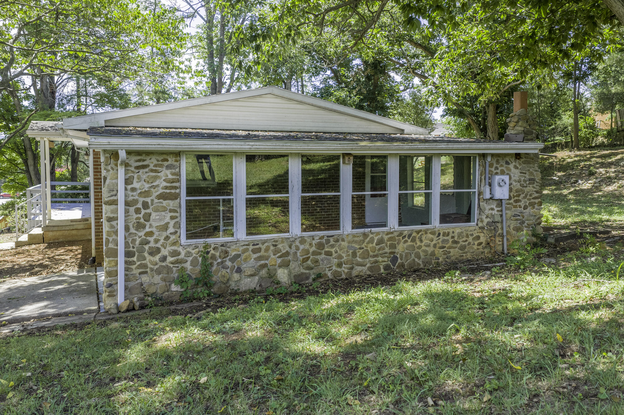 25 Pathfinder Dr