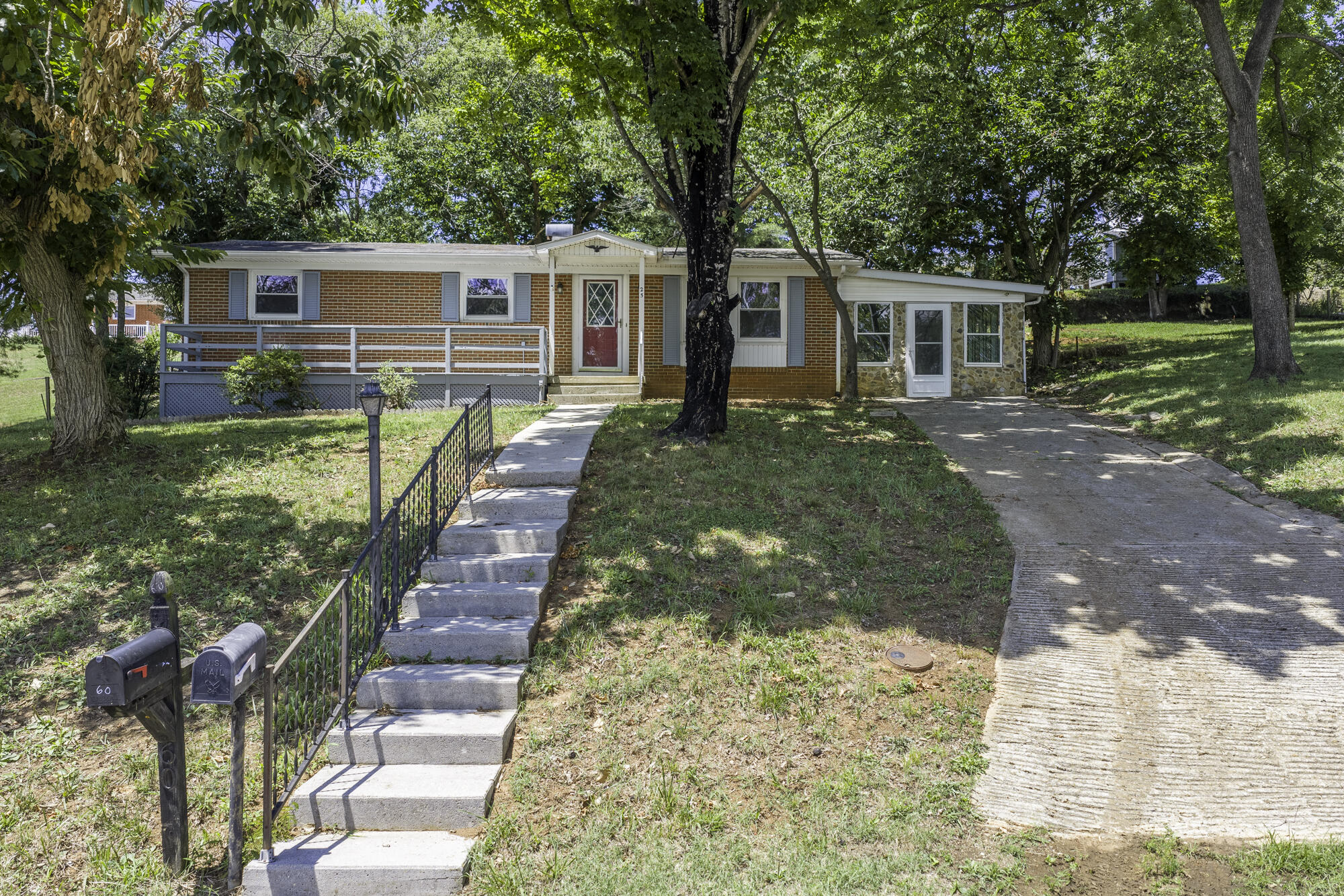 25 Pathfinder Dr