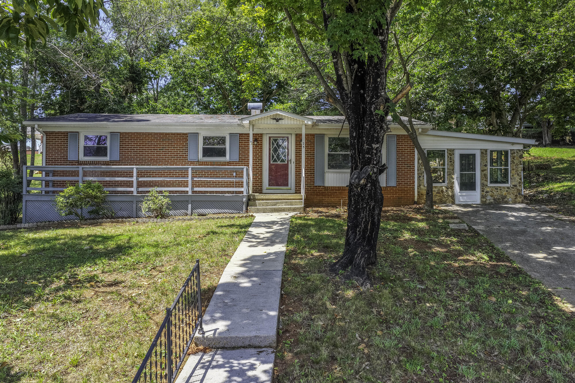 25 Pathfinder Dr