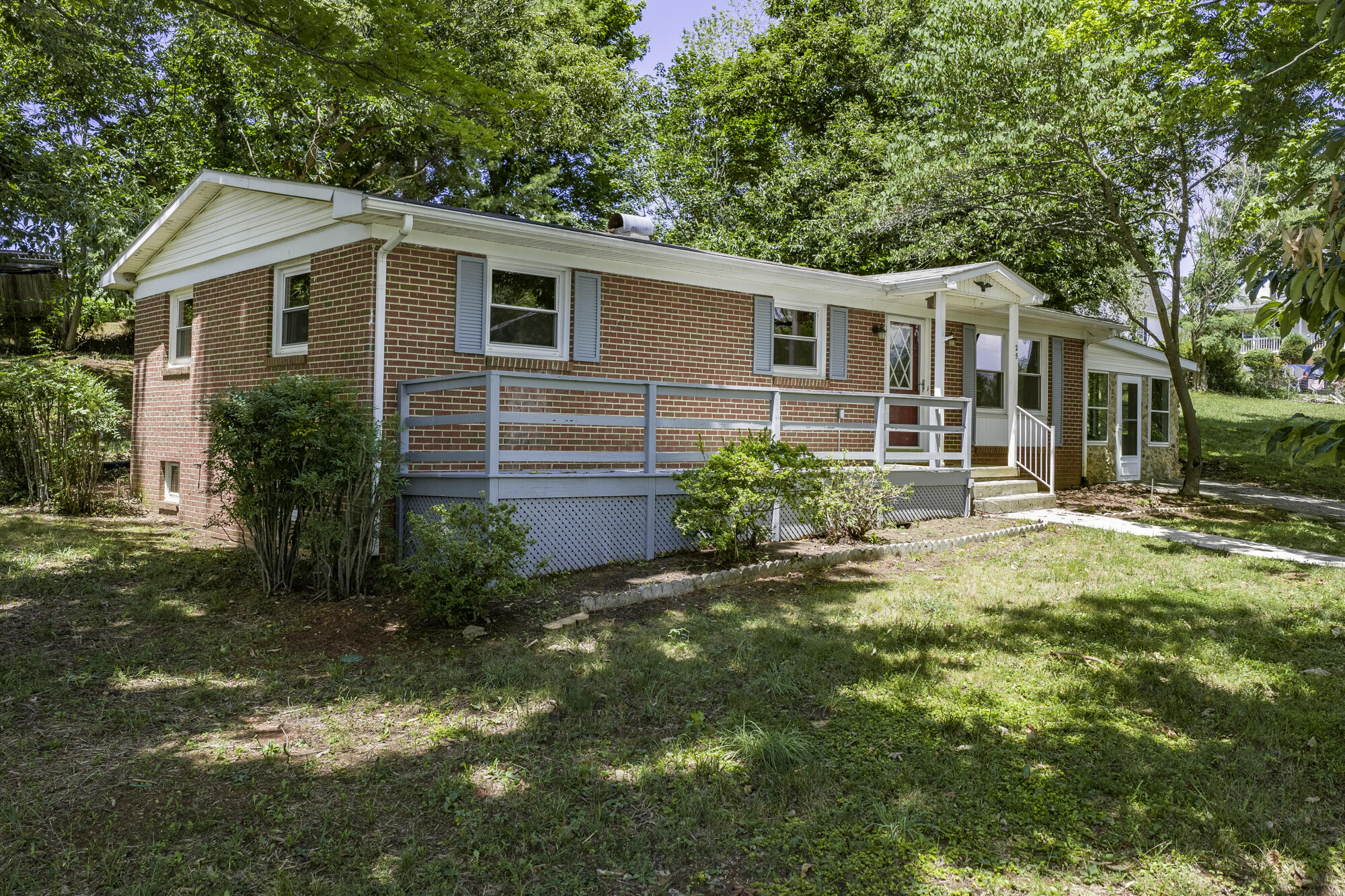 25 Pathfinder Dr