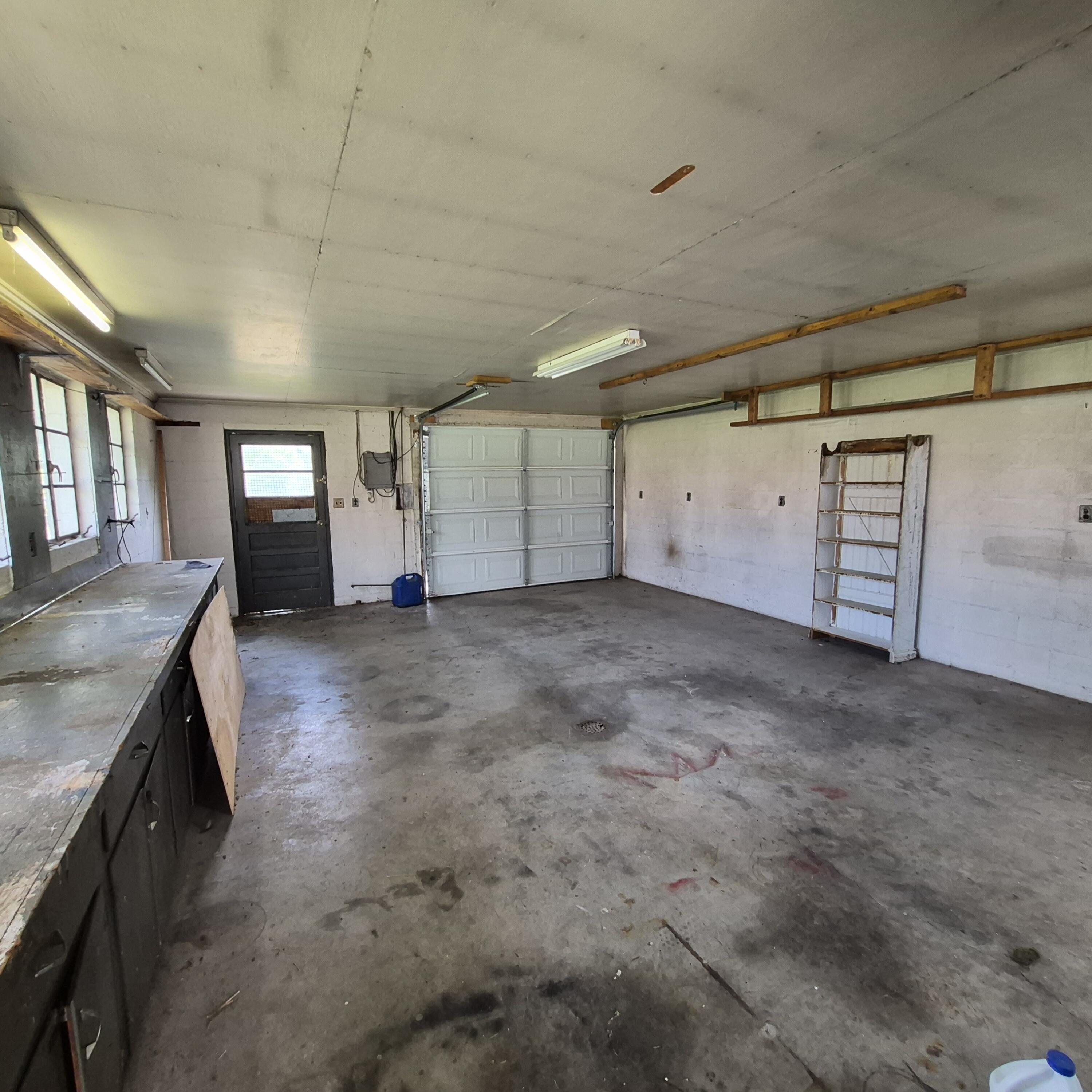 416 Commercial Ave