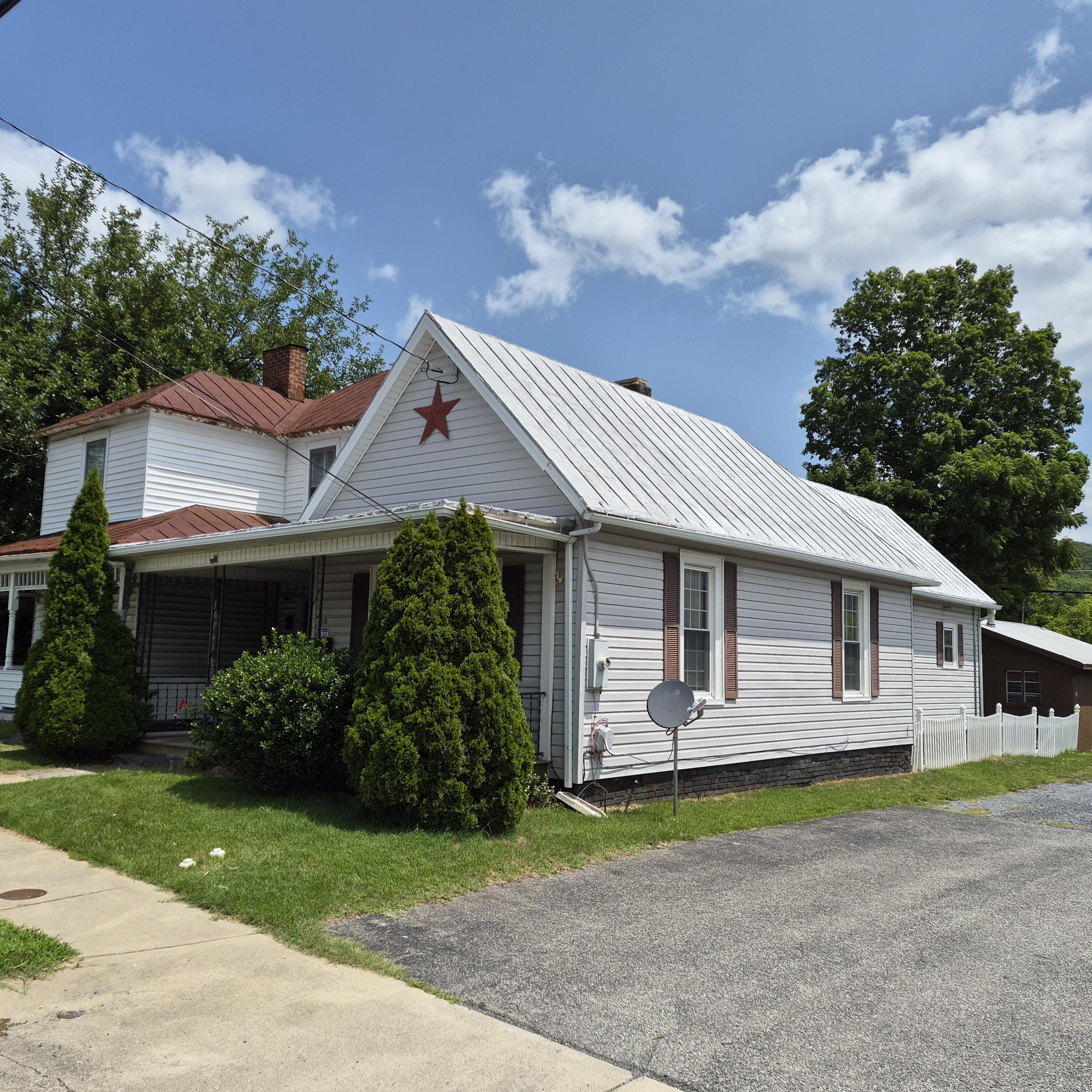 416 Commercial Ave