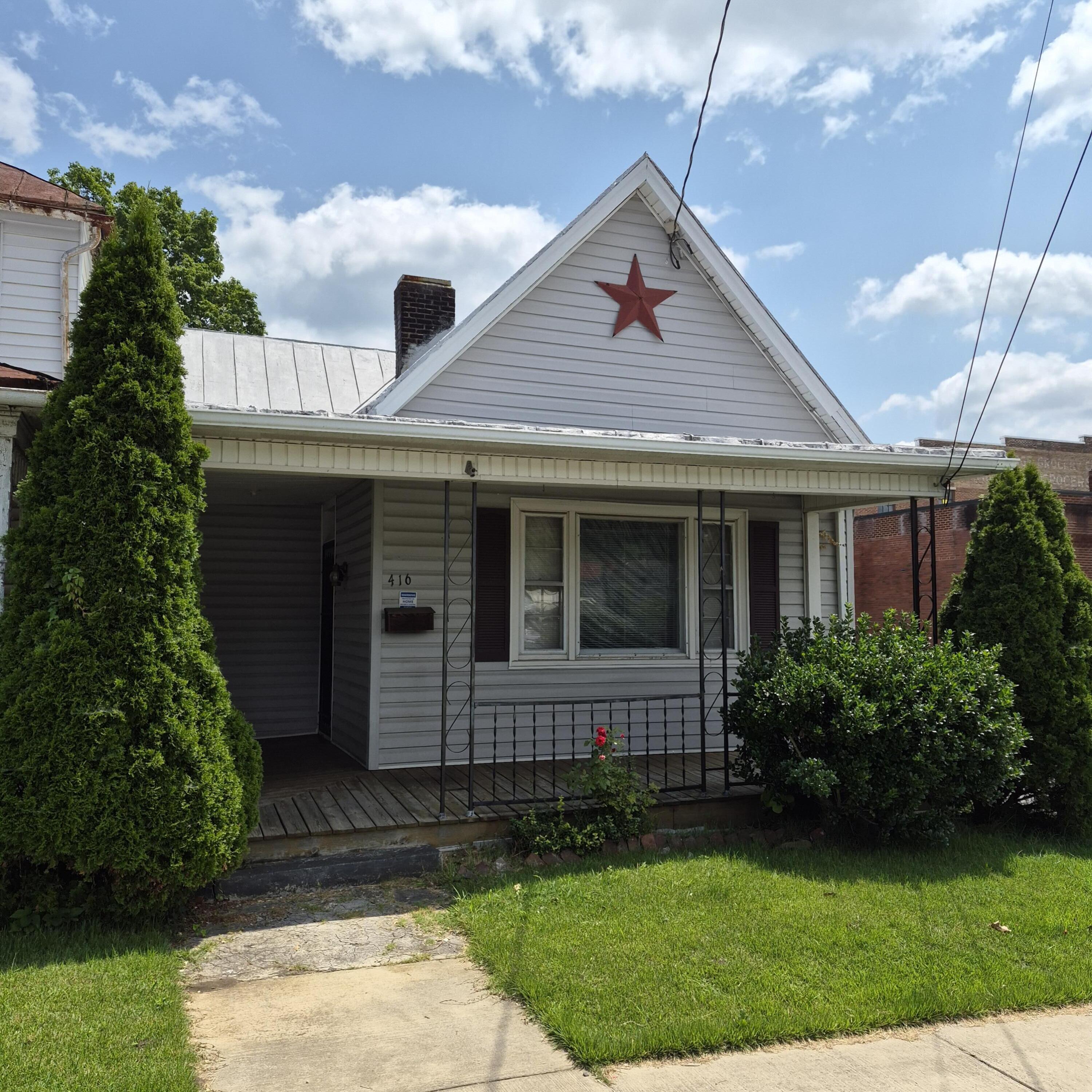 416 Commercial Ave