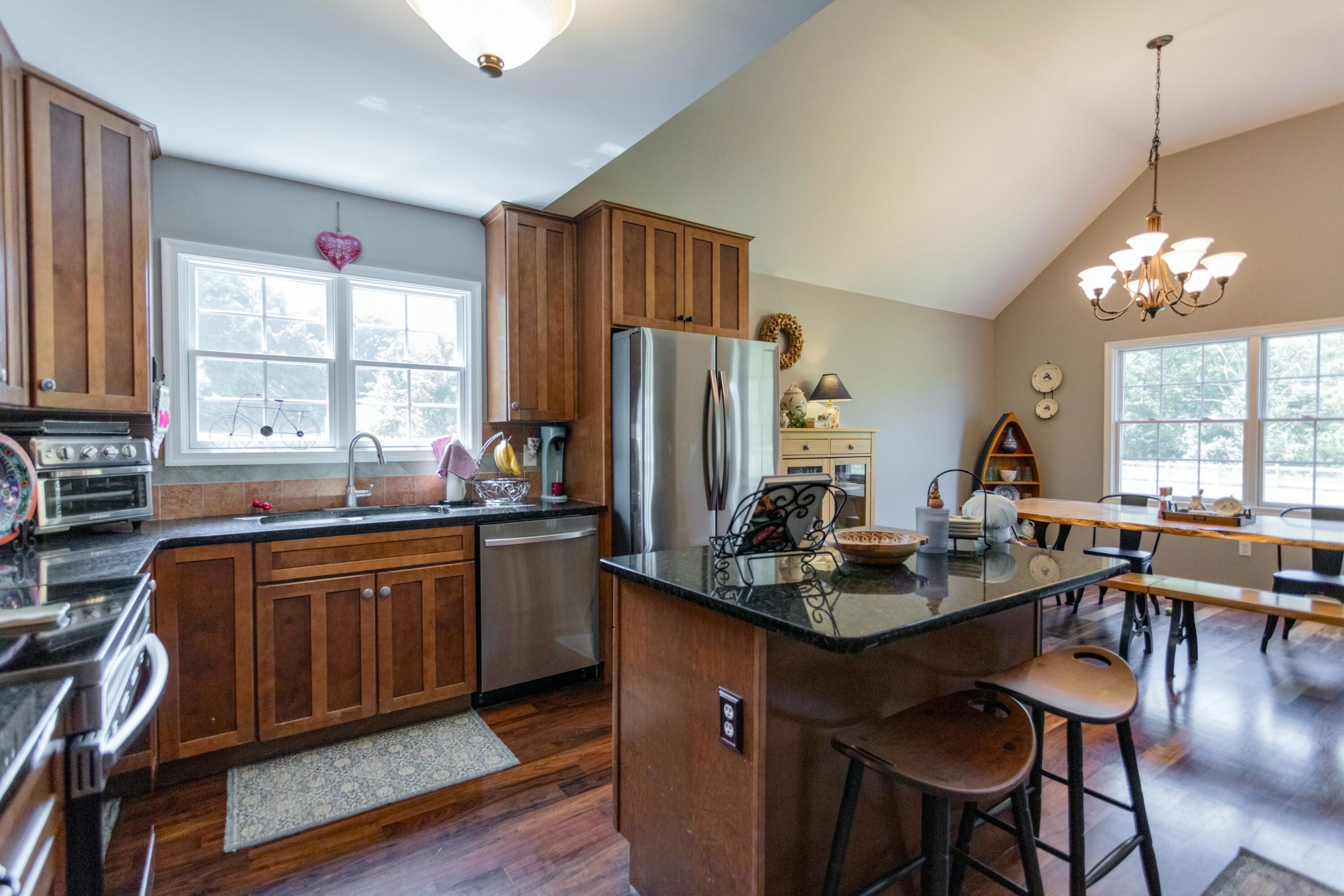 665 Blacks Creek Rd