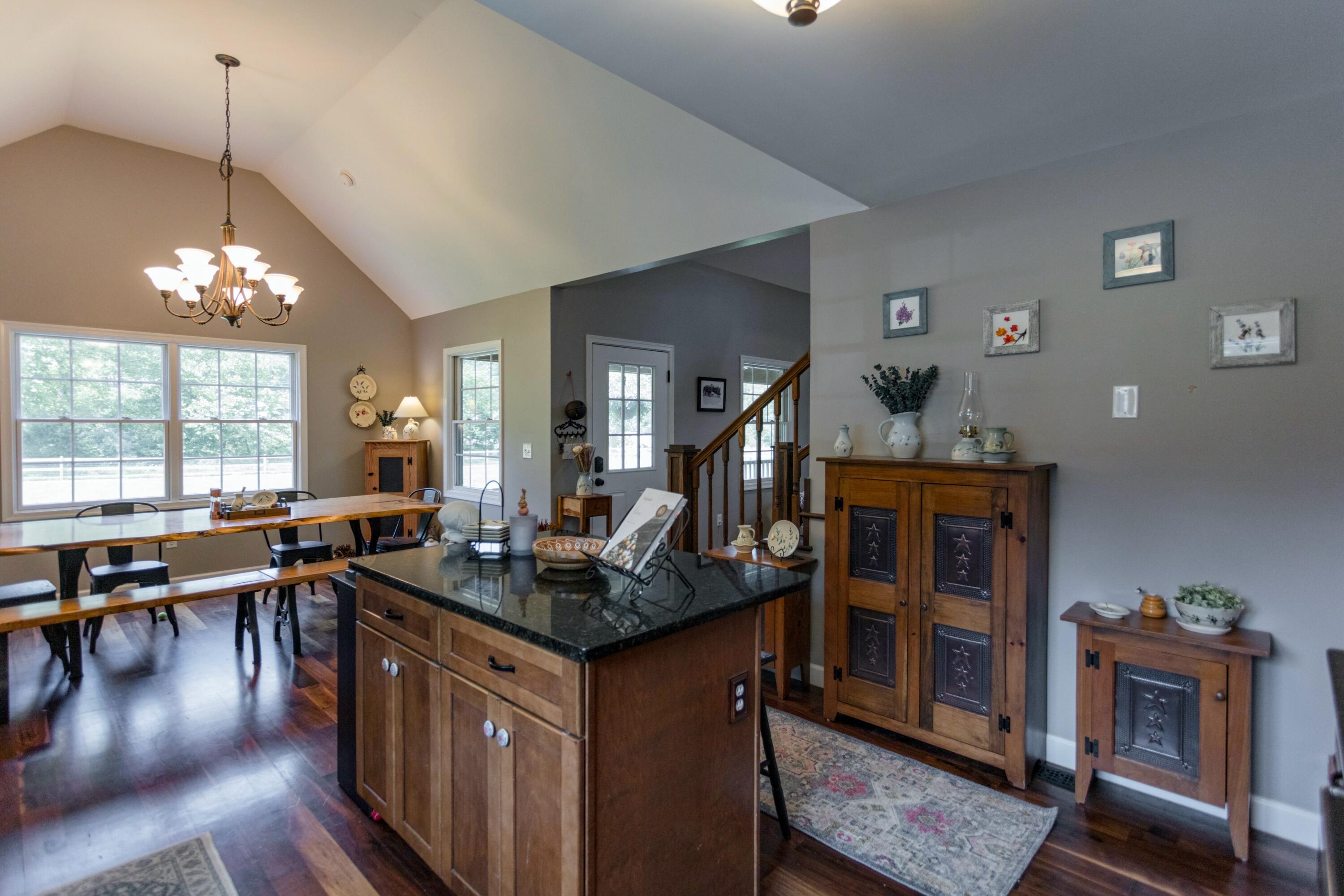 665 Blacks Creek Rd