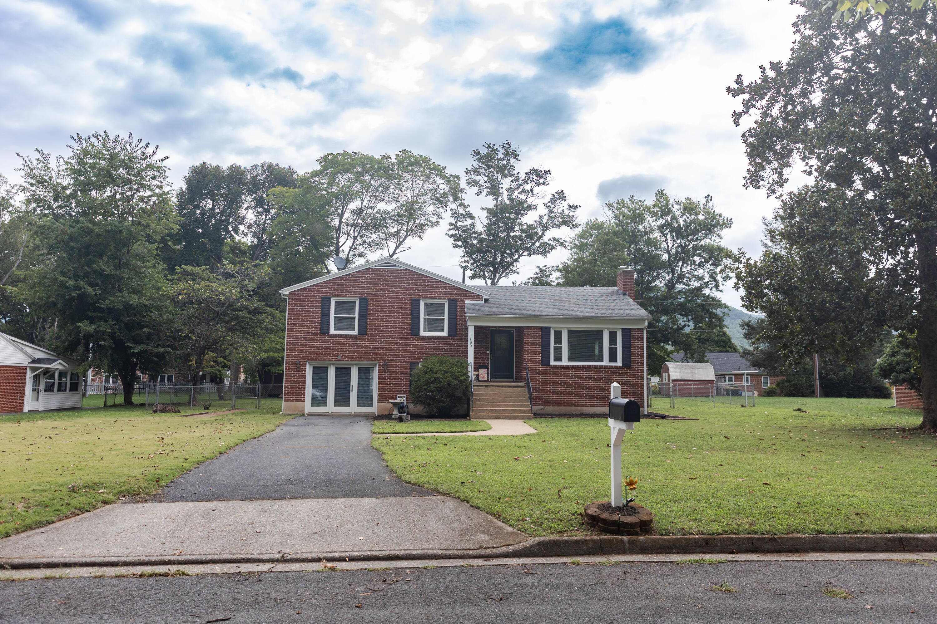 480 HEMLOCK Ave