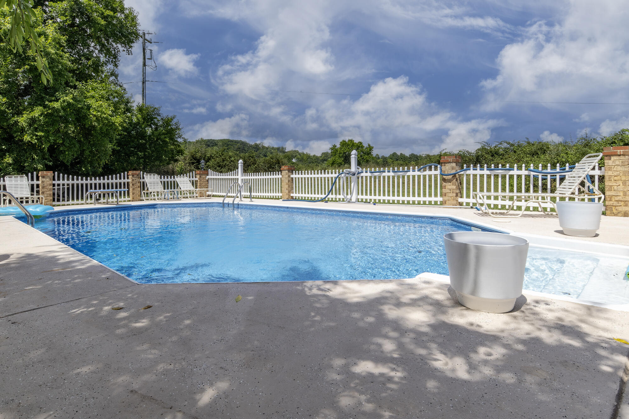 802 Borden Rd