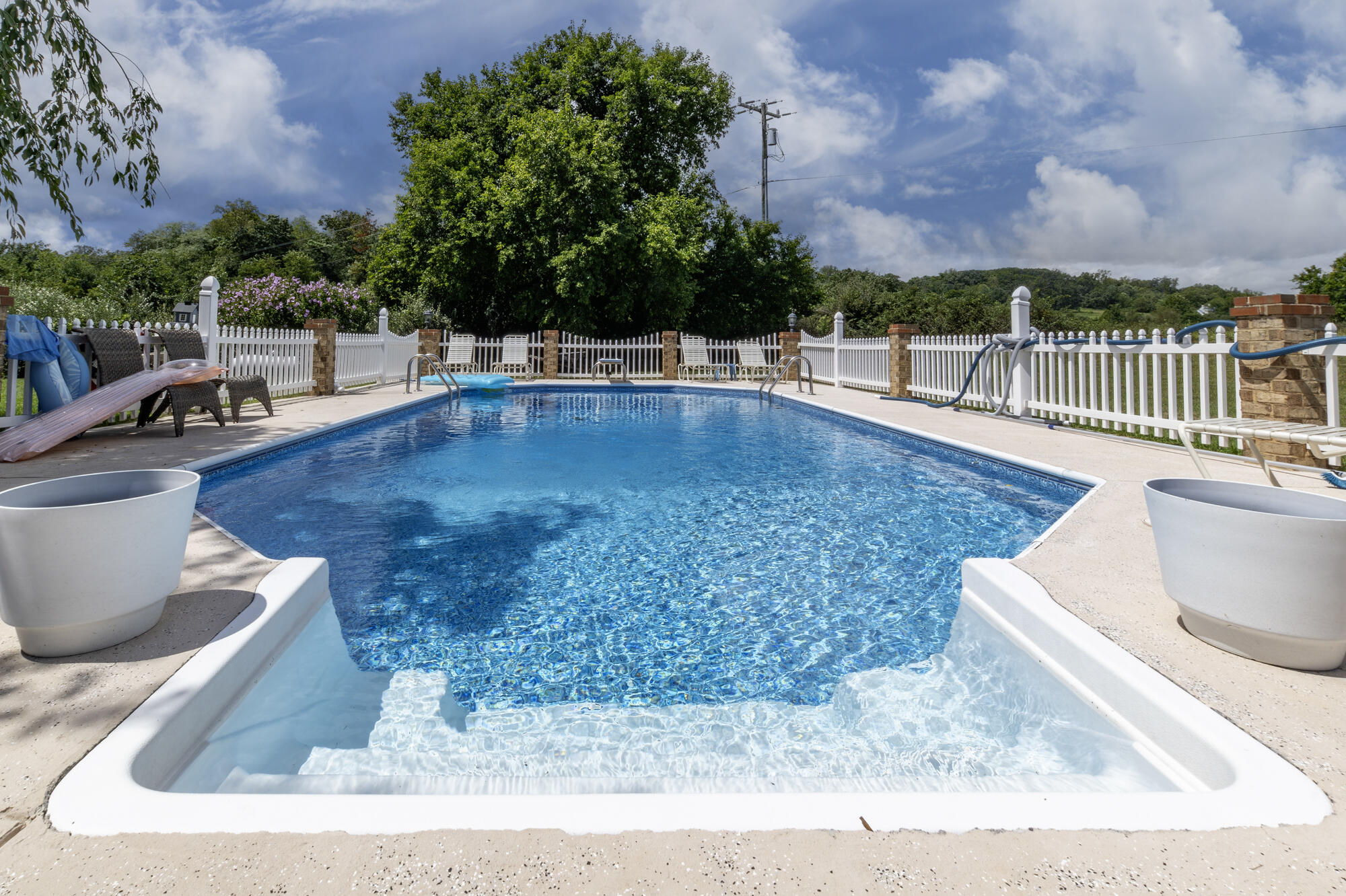 802 Borden Rd