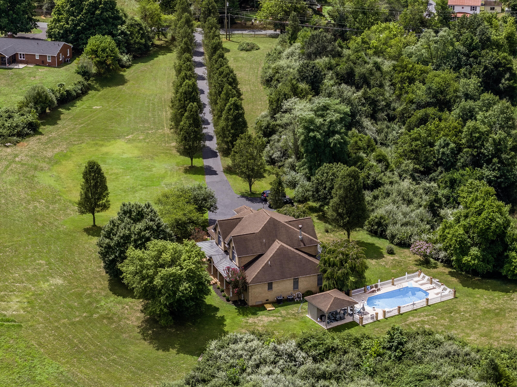 802 Borden Rd