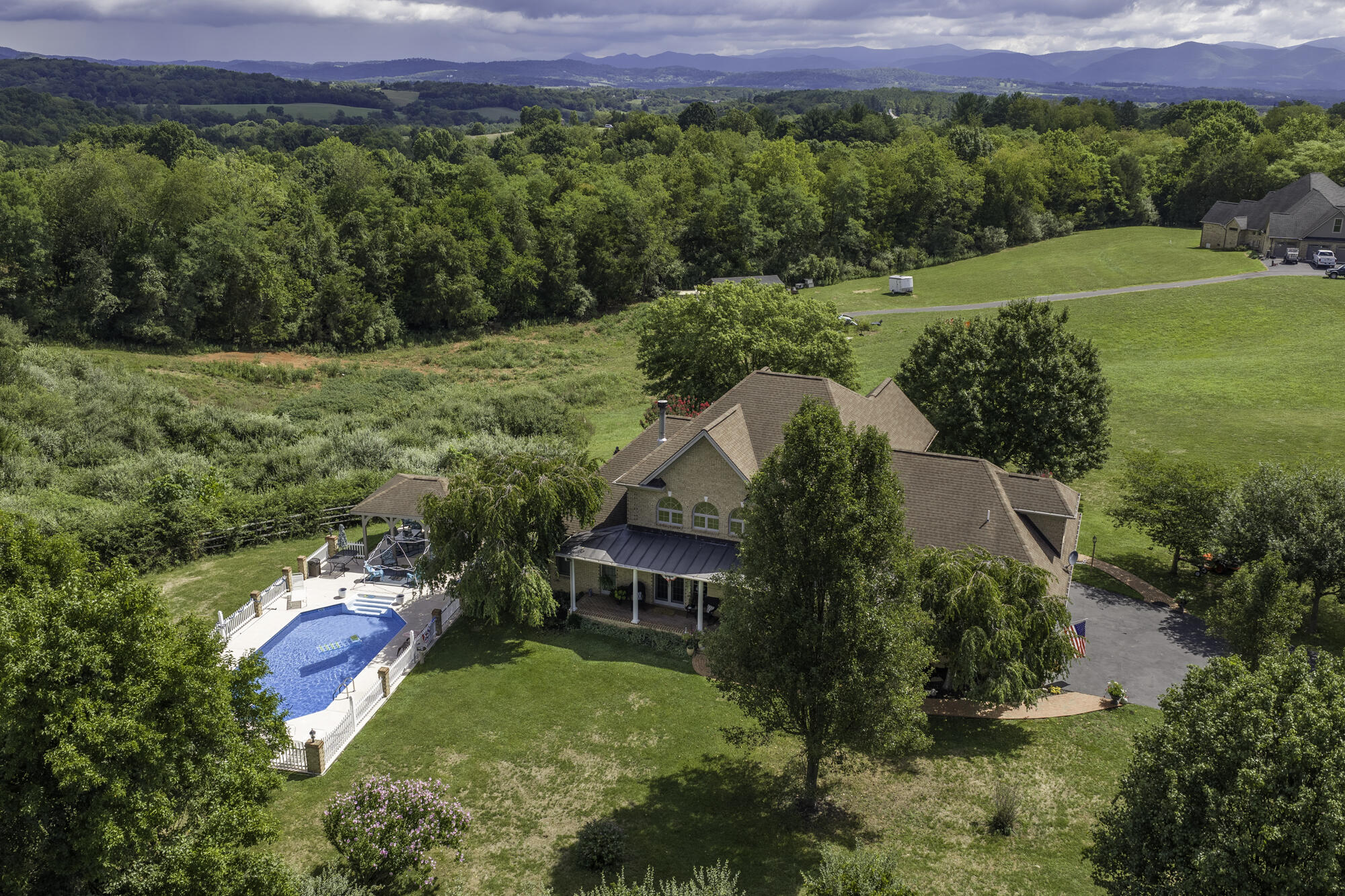 802 Borden Rd
