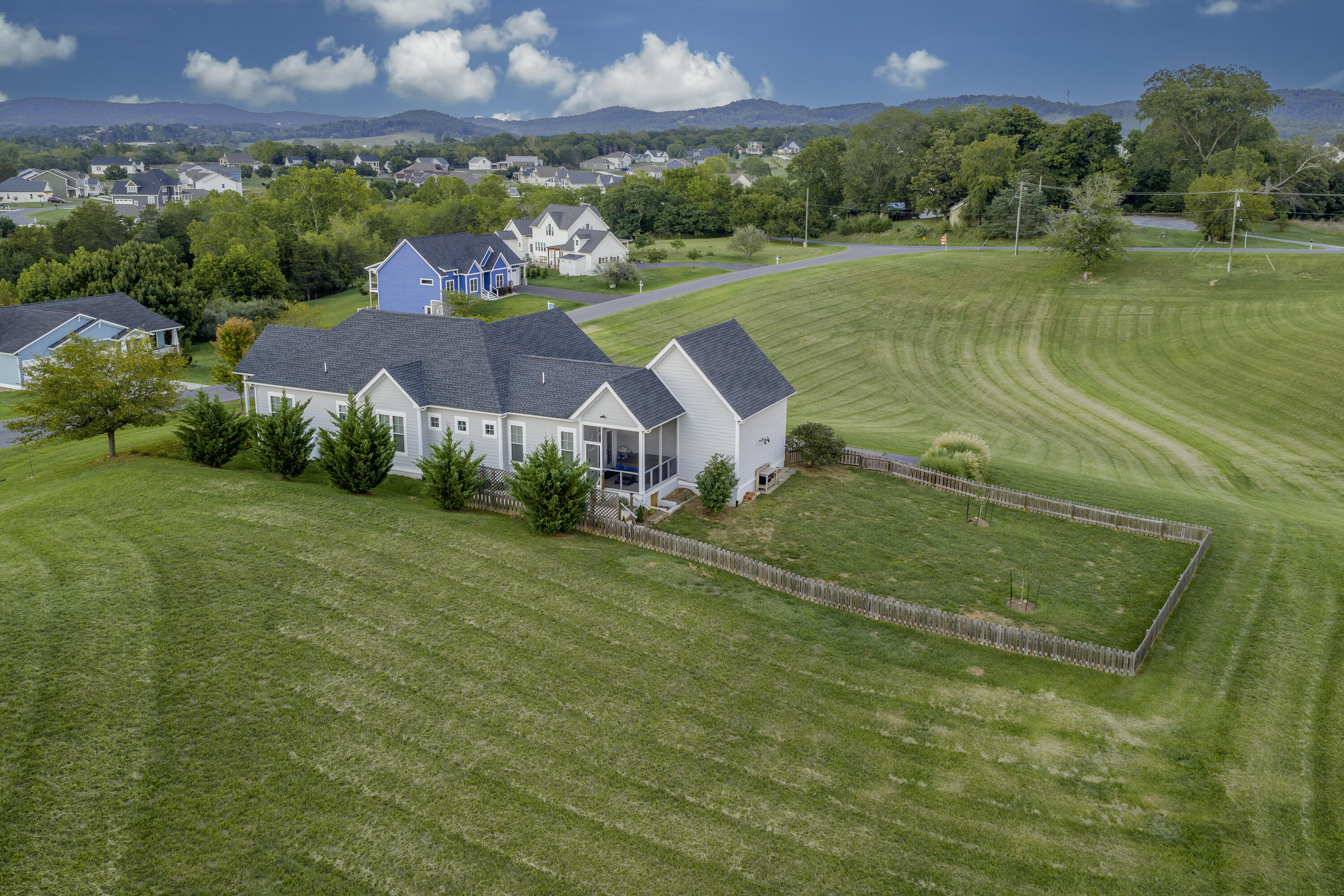 35 Cora Ln