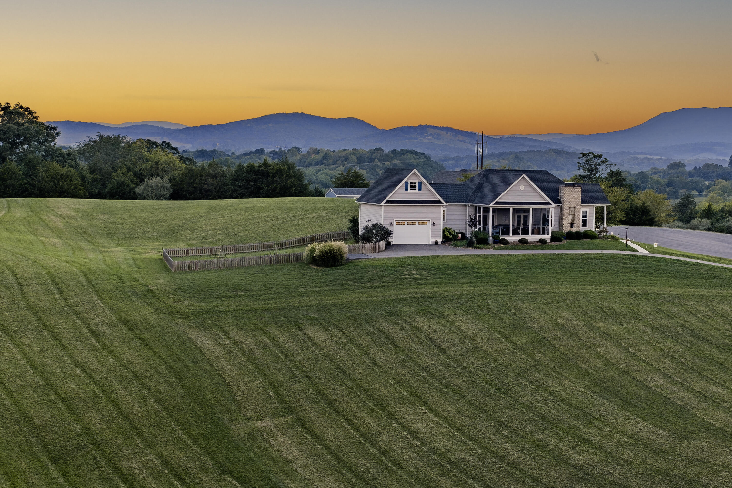 35 Cora Ln