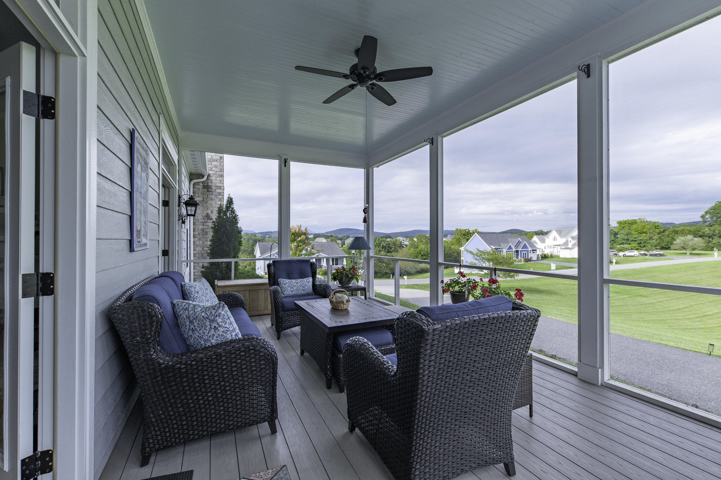 35 Cora Ln