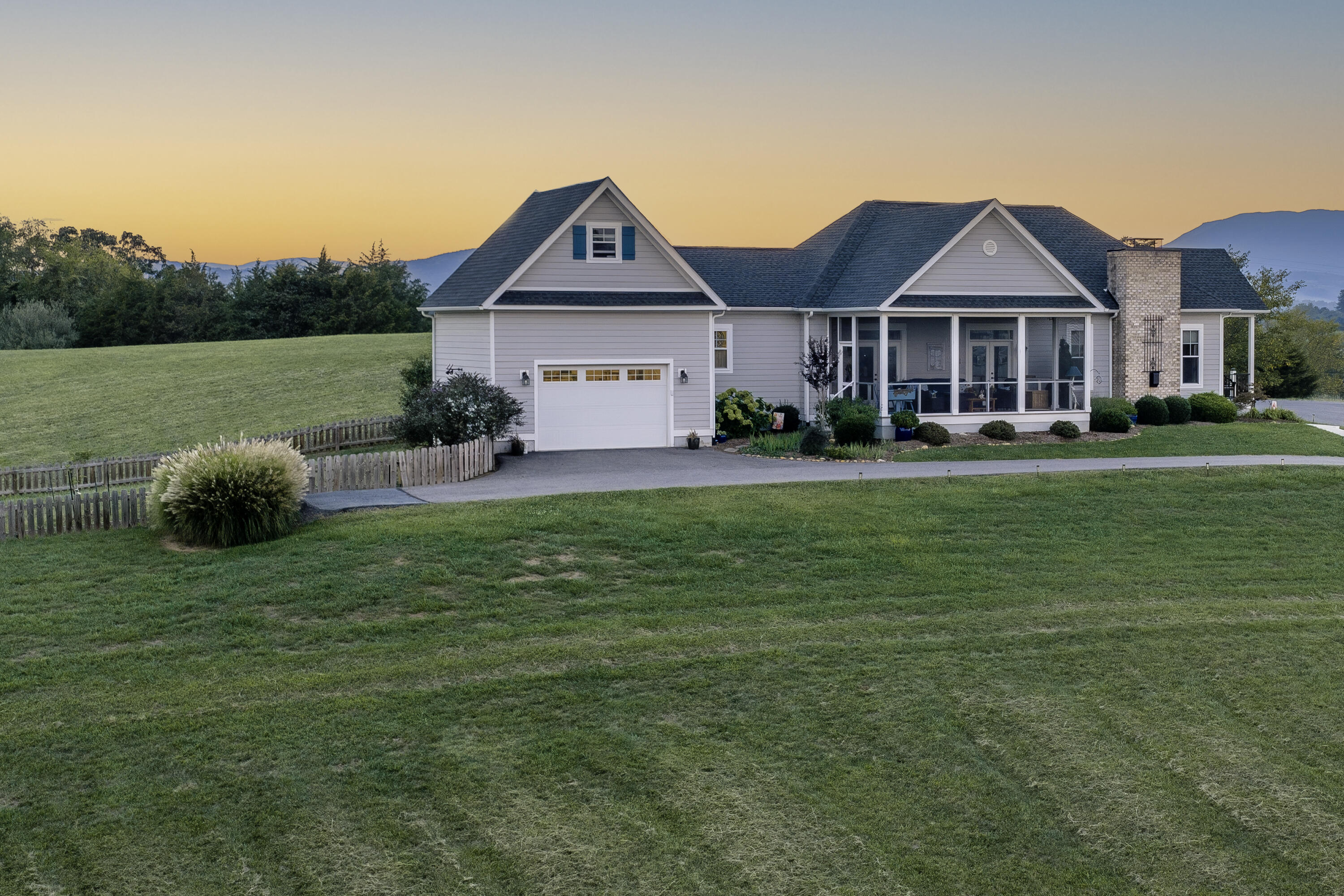 35 Cora Ln