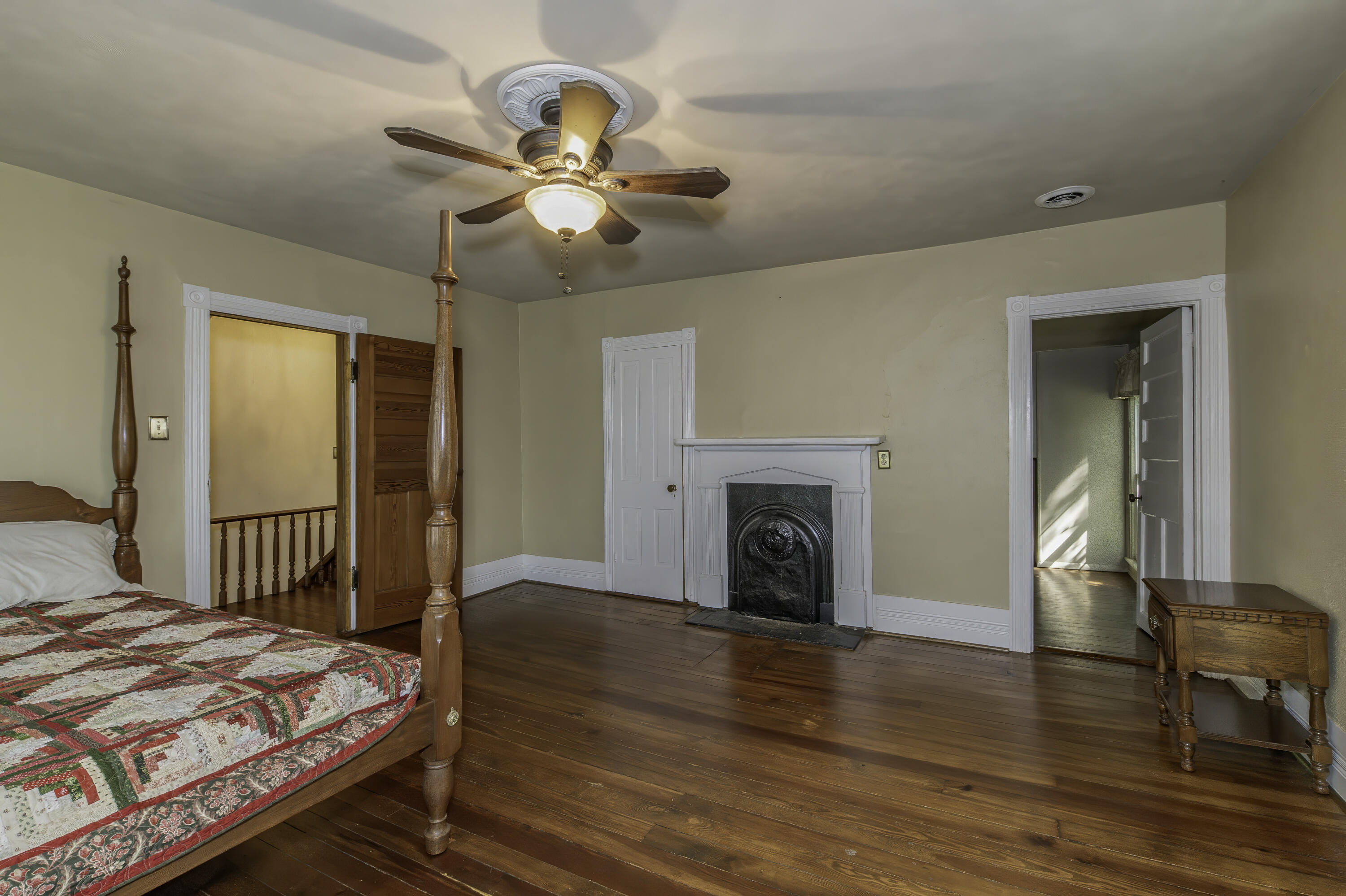 245 W 26TH St