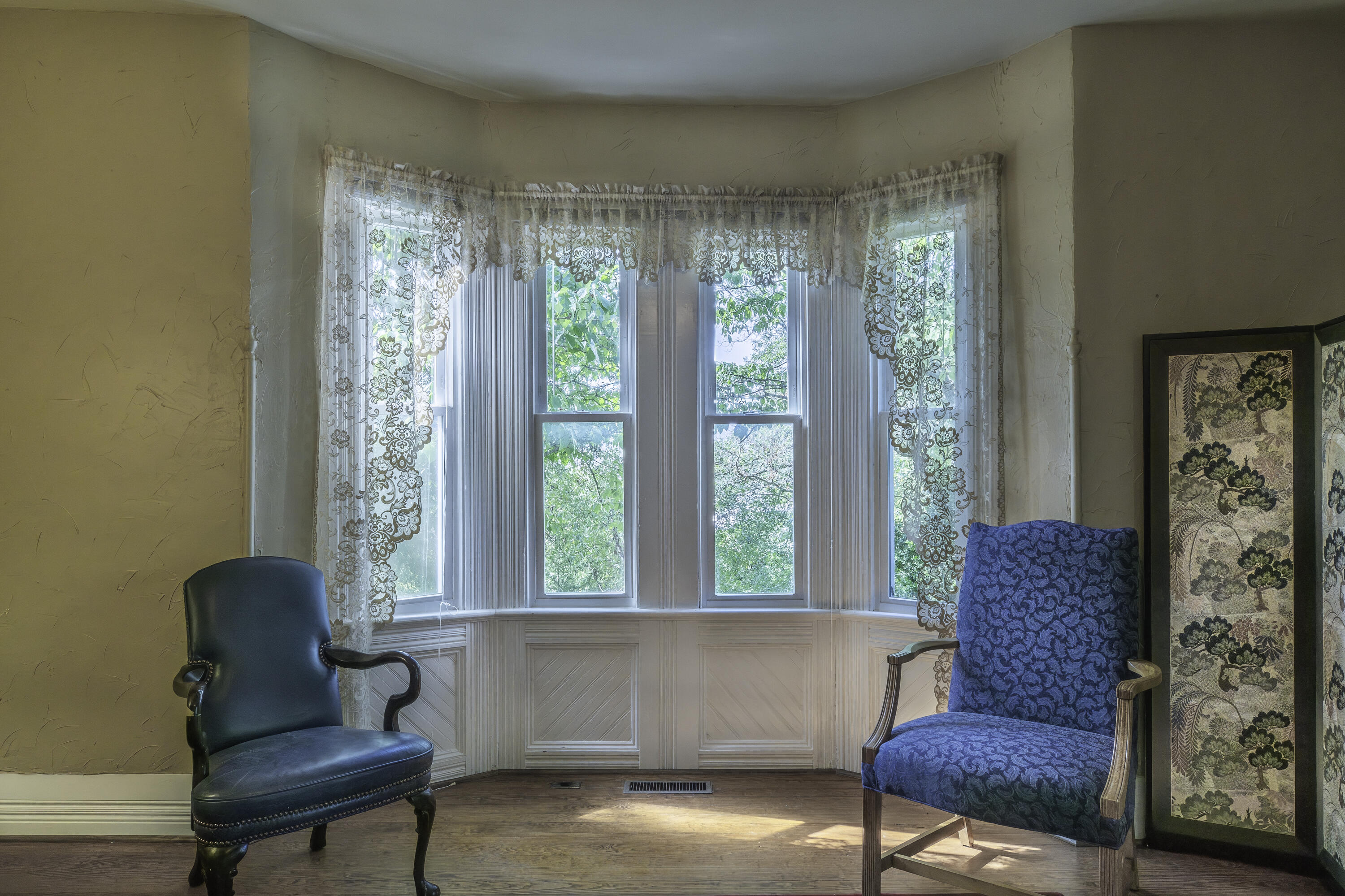 245 W 26TH St