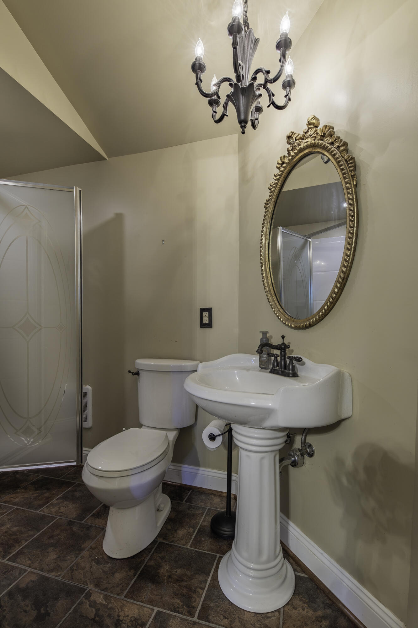 245 W 26TH St