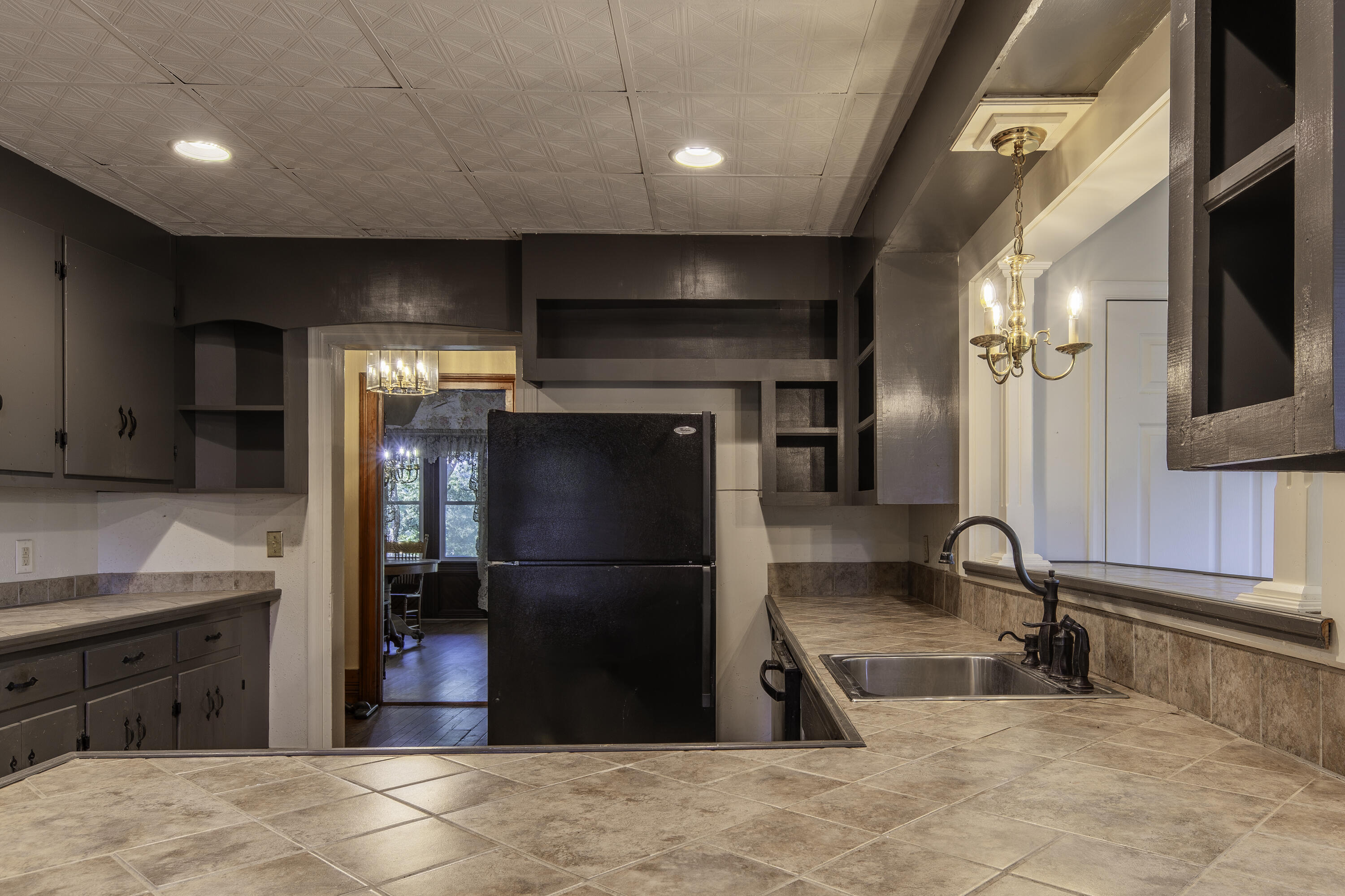 245 W 26TH St