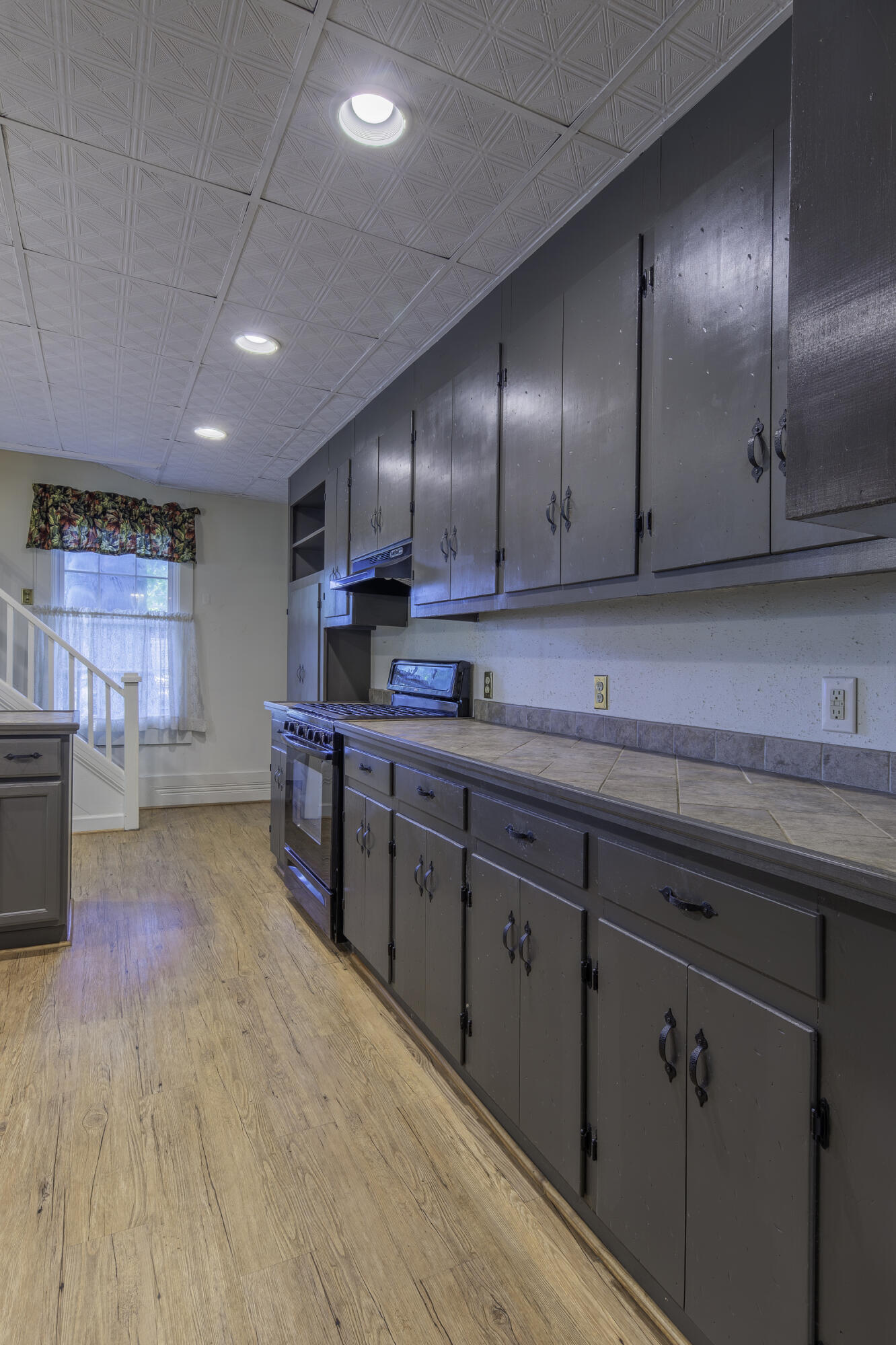 245 W 26TH St