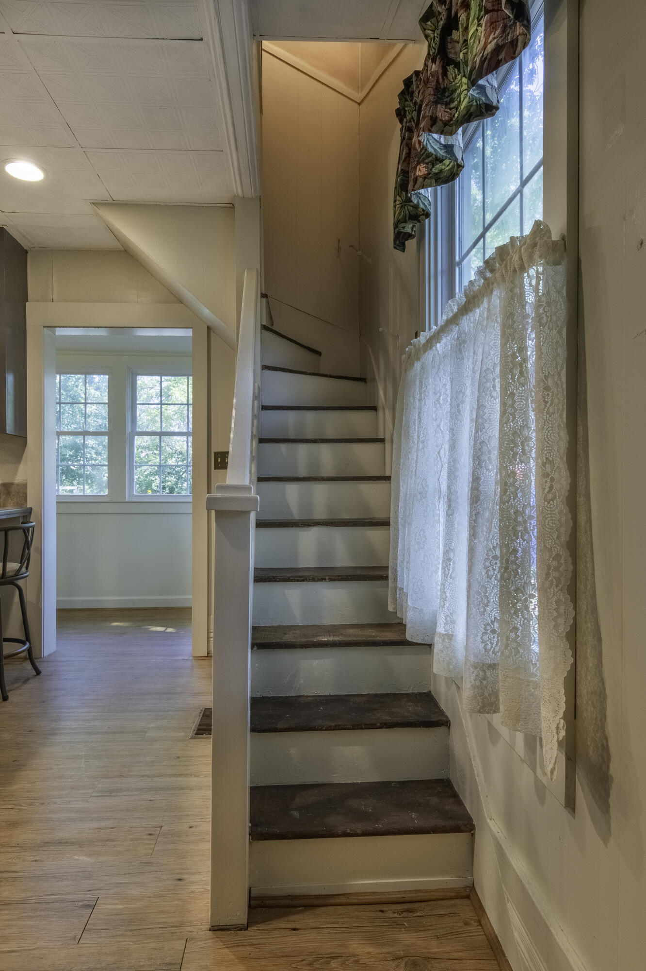 245 W 26TH St