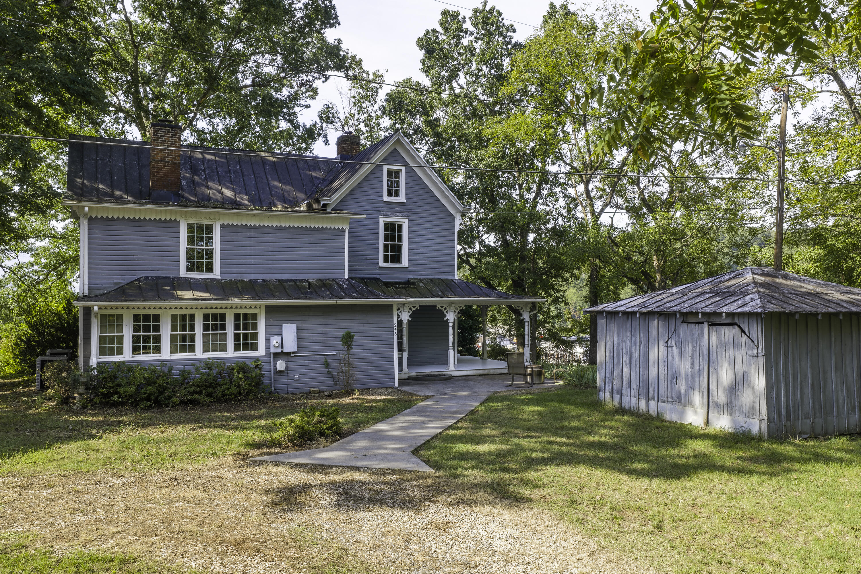 245 W 26TH St