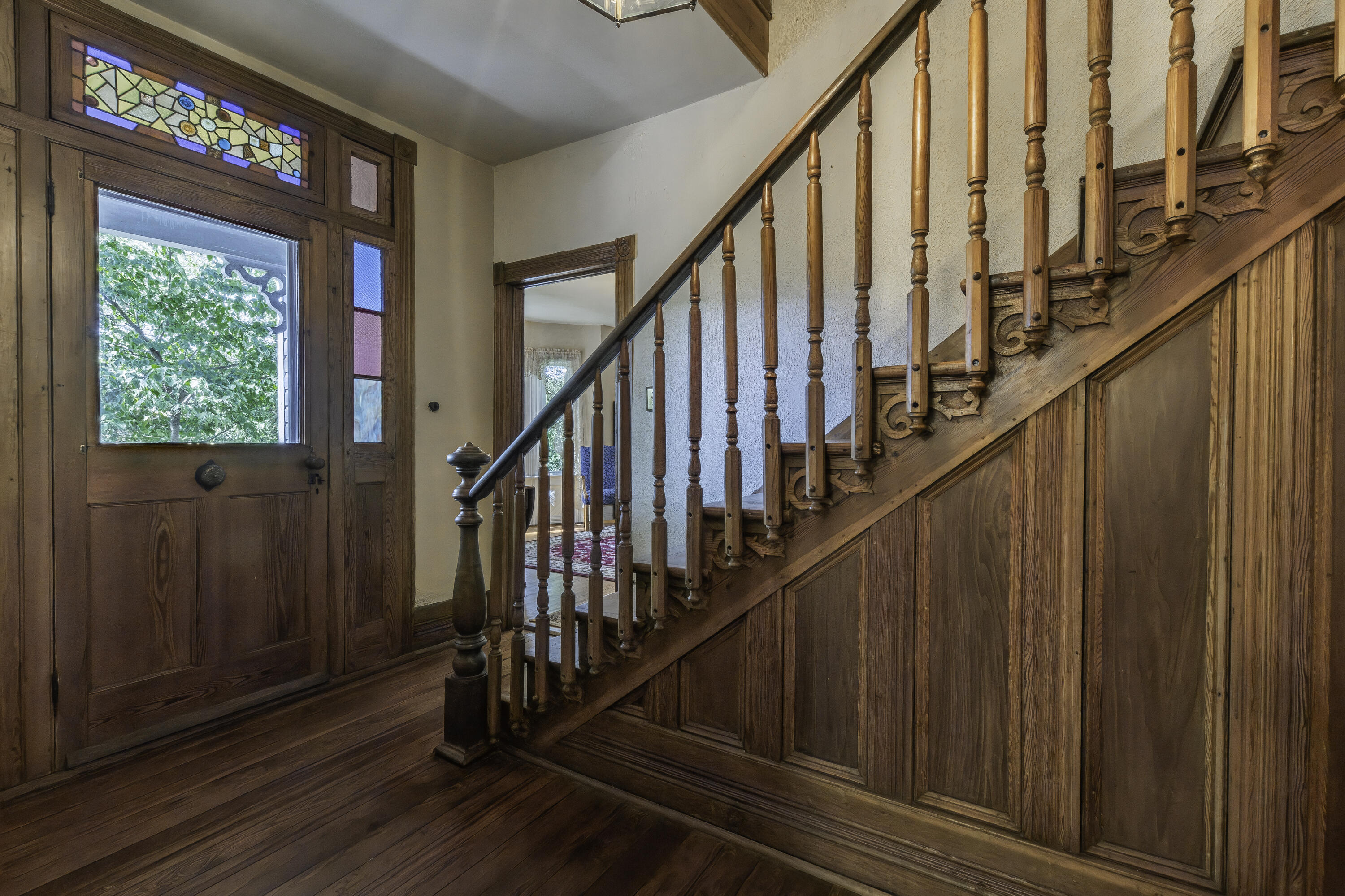 245 W 26TH St