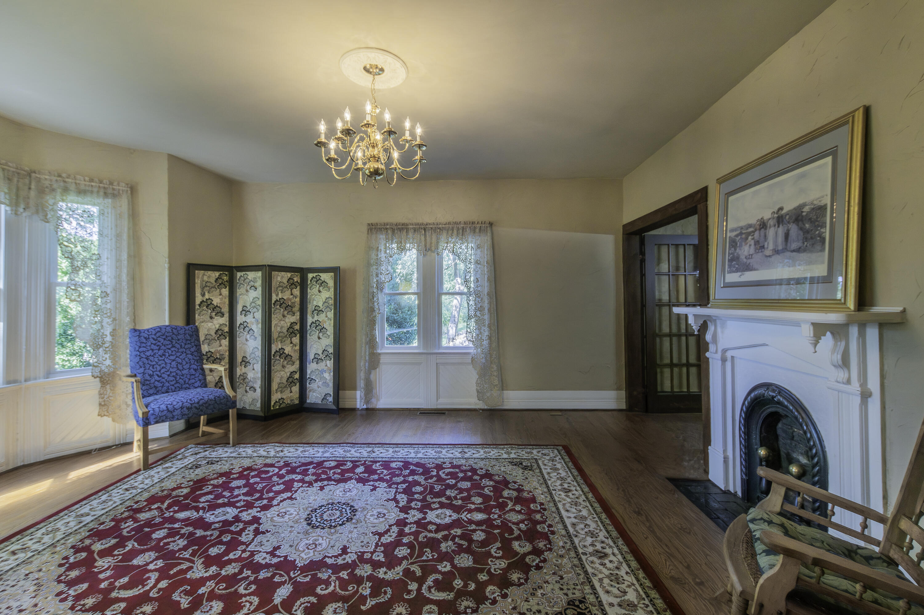 245 W 26TH St