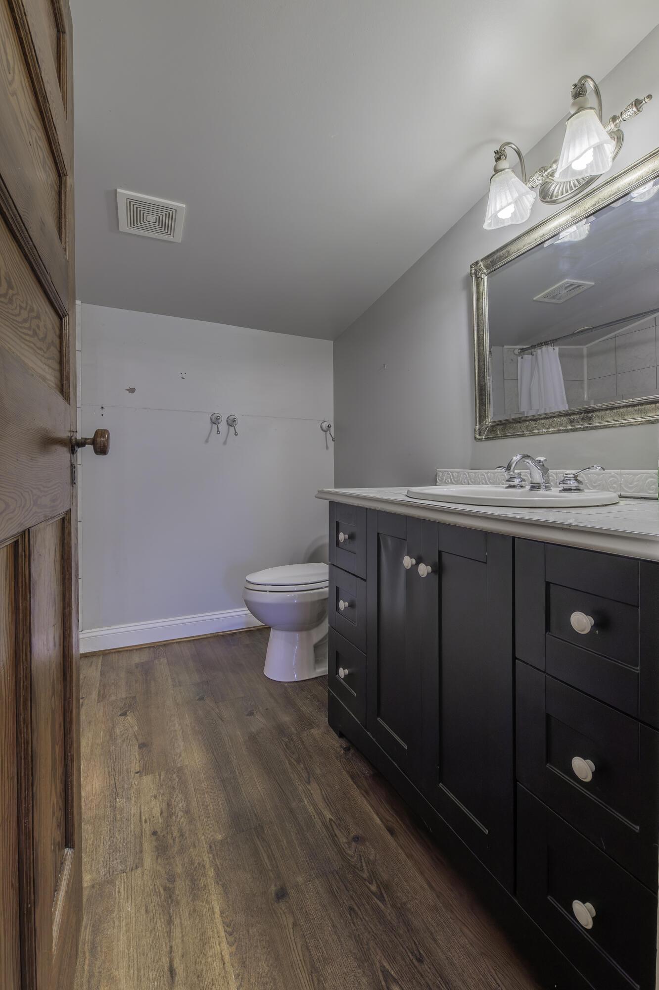 245 W 26TH St