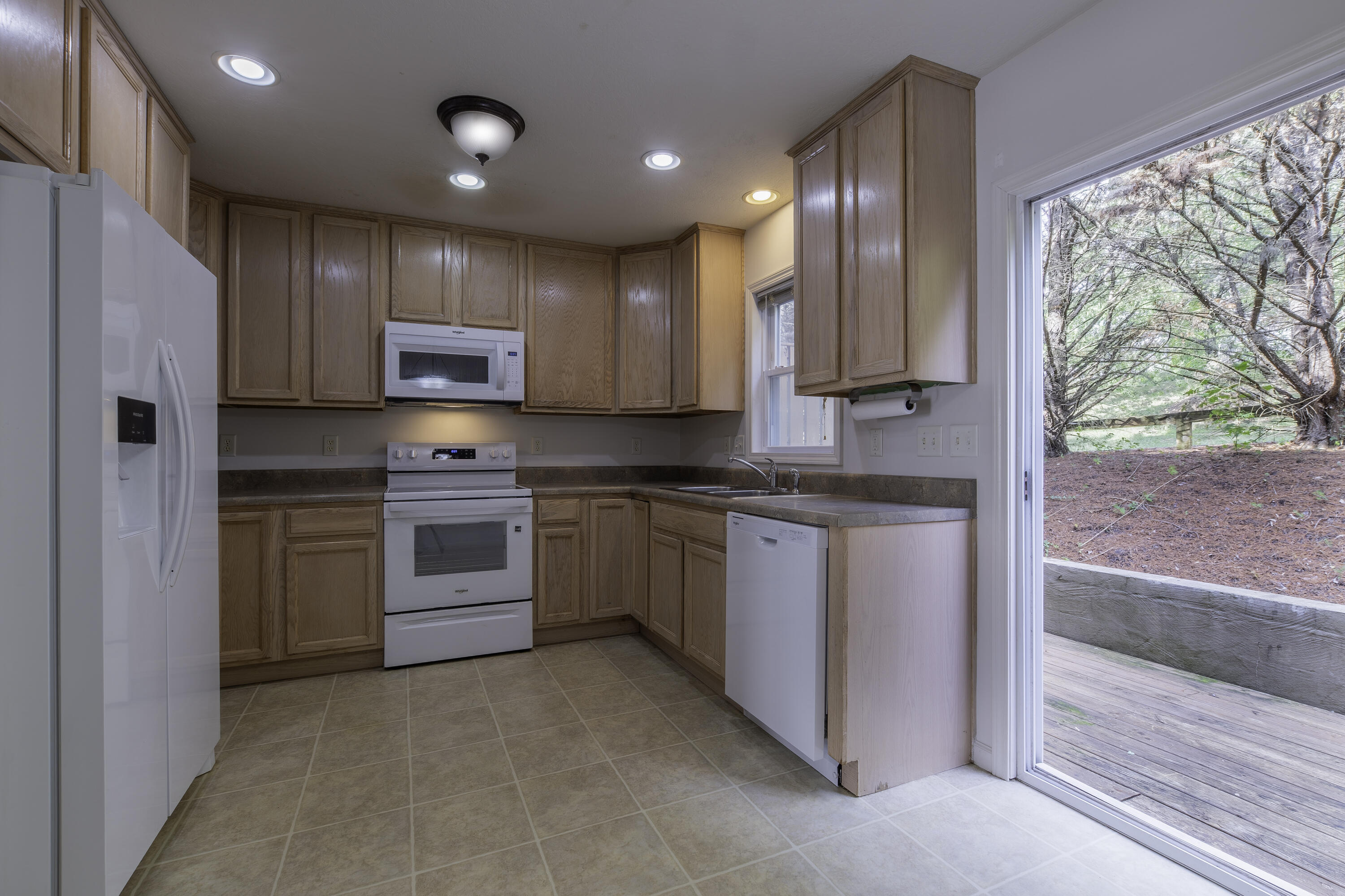 15-2 Beverly Ct