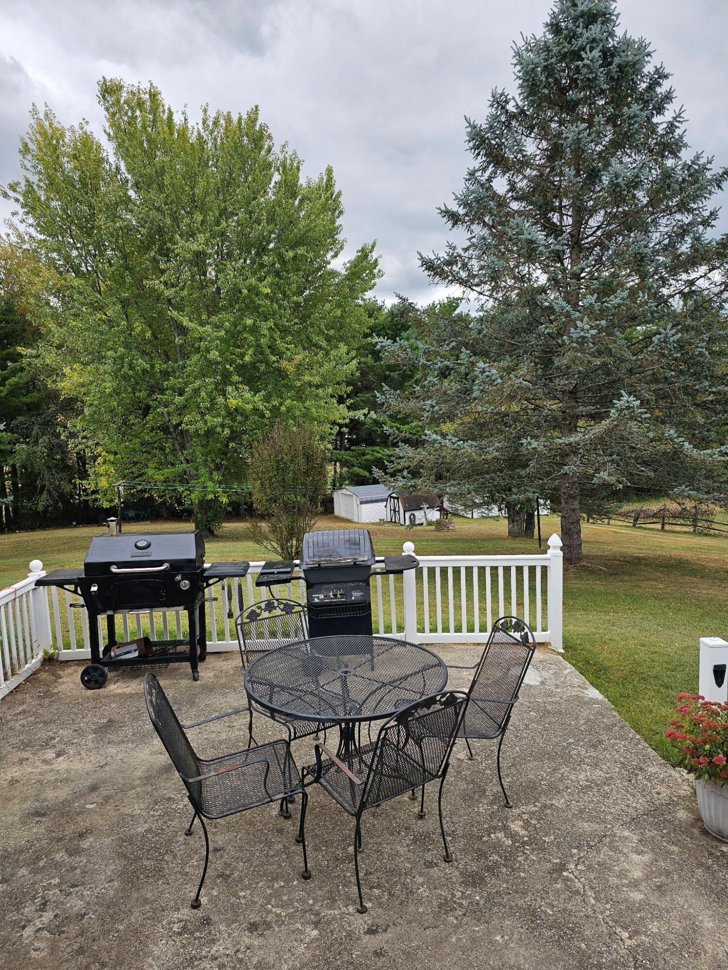 98 ACORN Ln