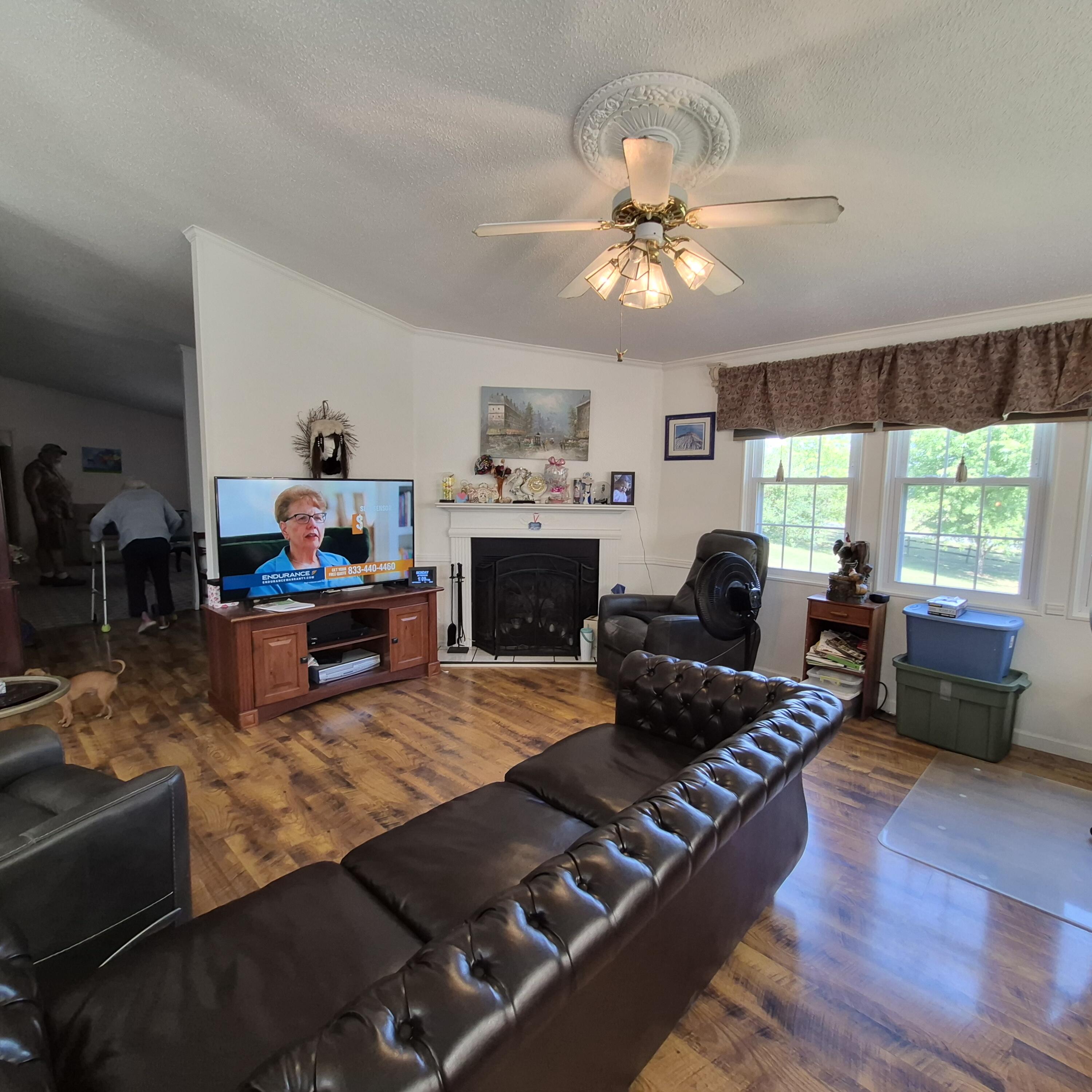 98 ACORN Ln