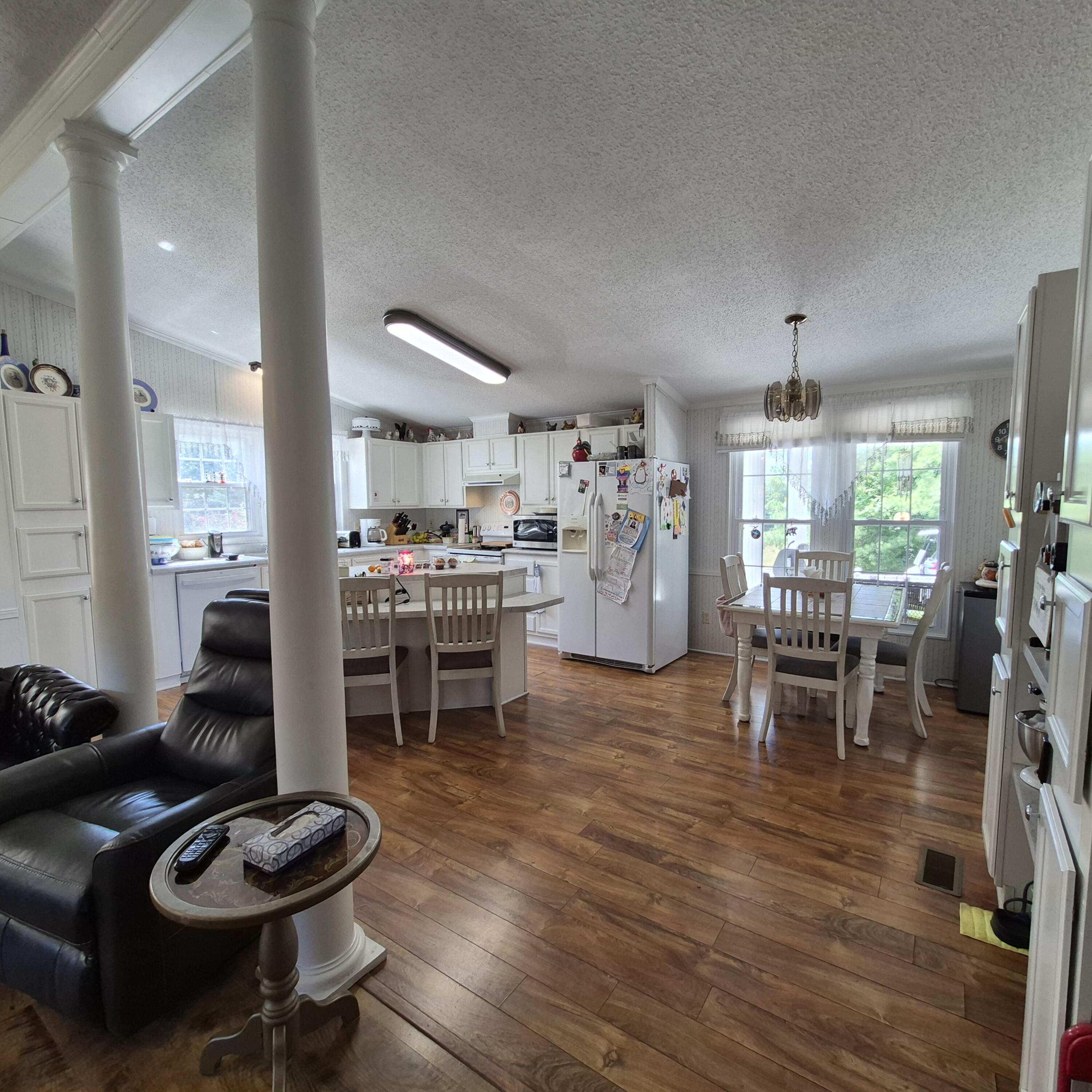 98 ACORN Ln
