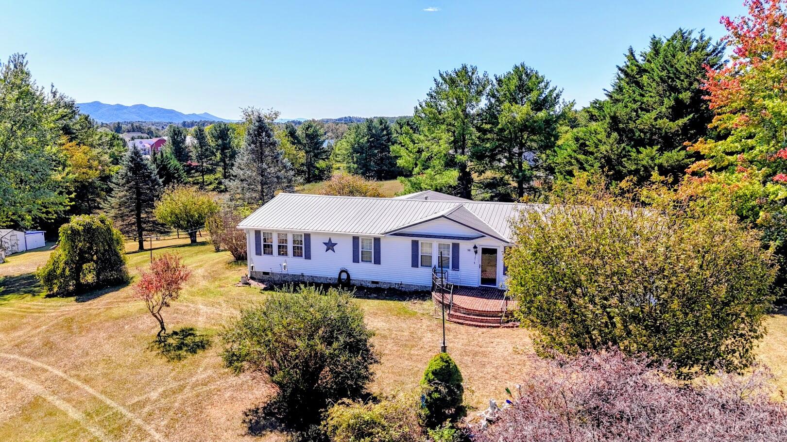 98 ACORN Ln