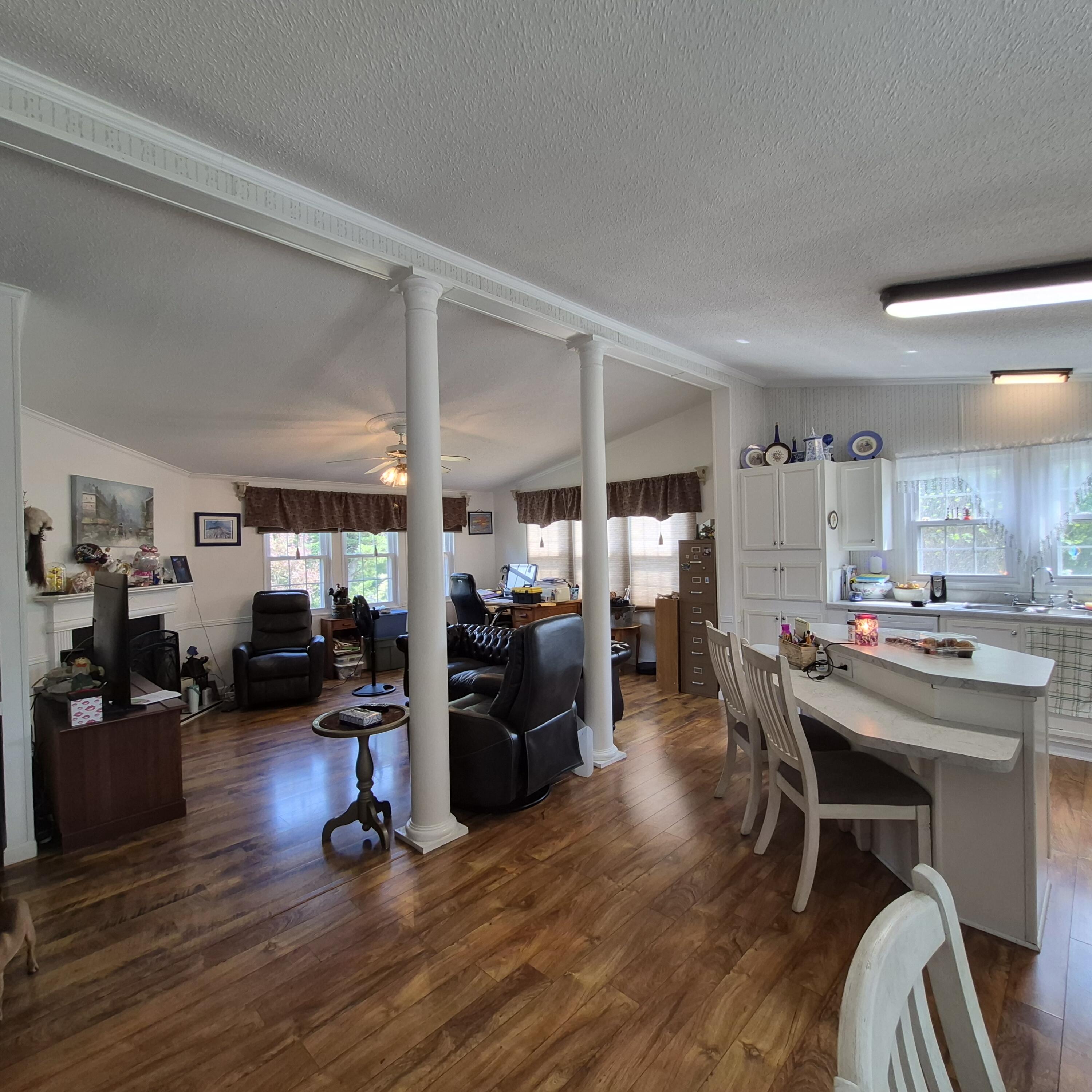 98 ACORN Ln
