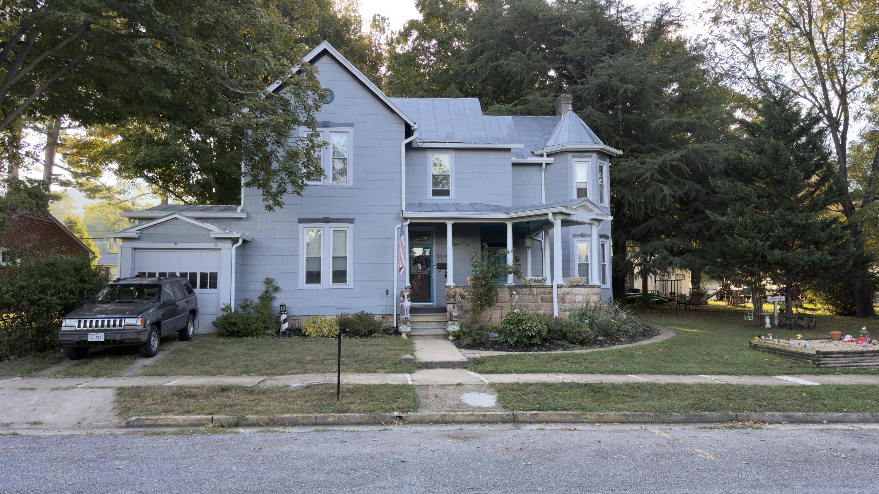 2354 Chestnut Ave