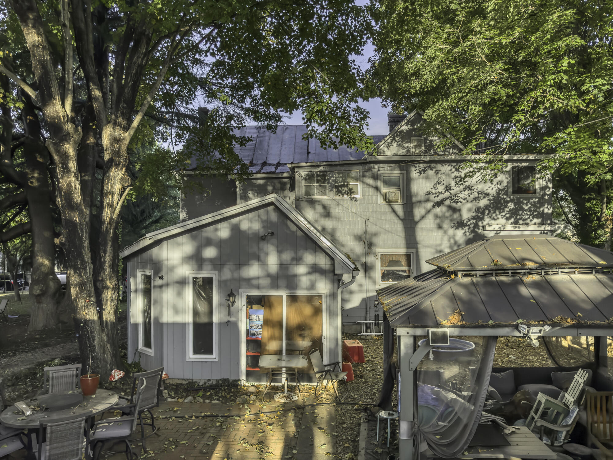 2354 Chestnut Ave