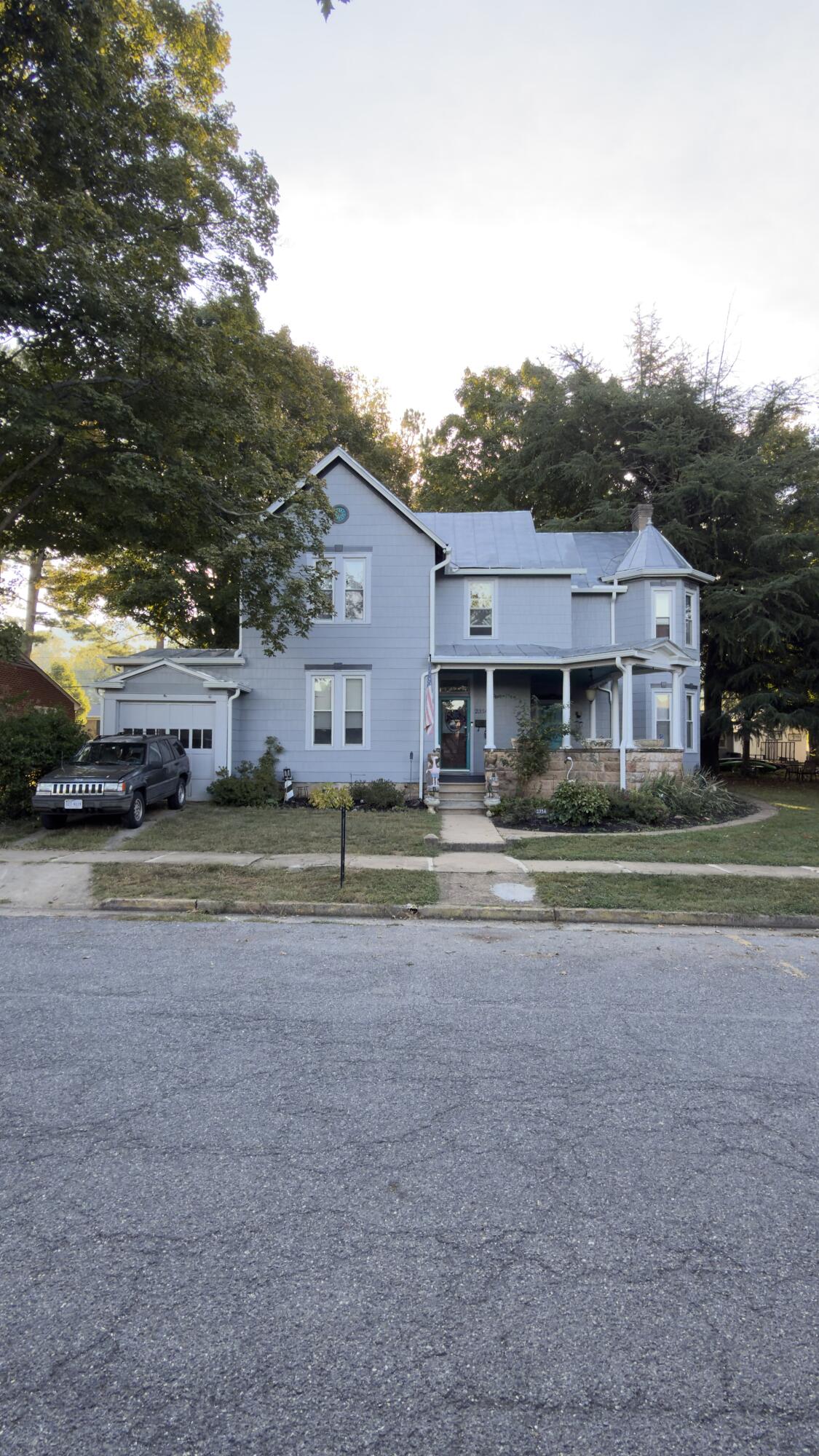 2354 Chestnut Ave
