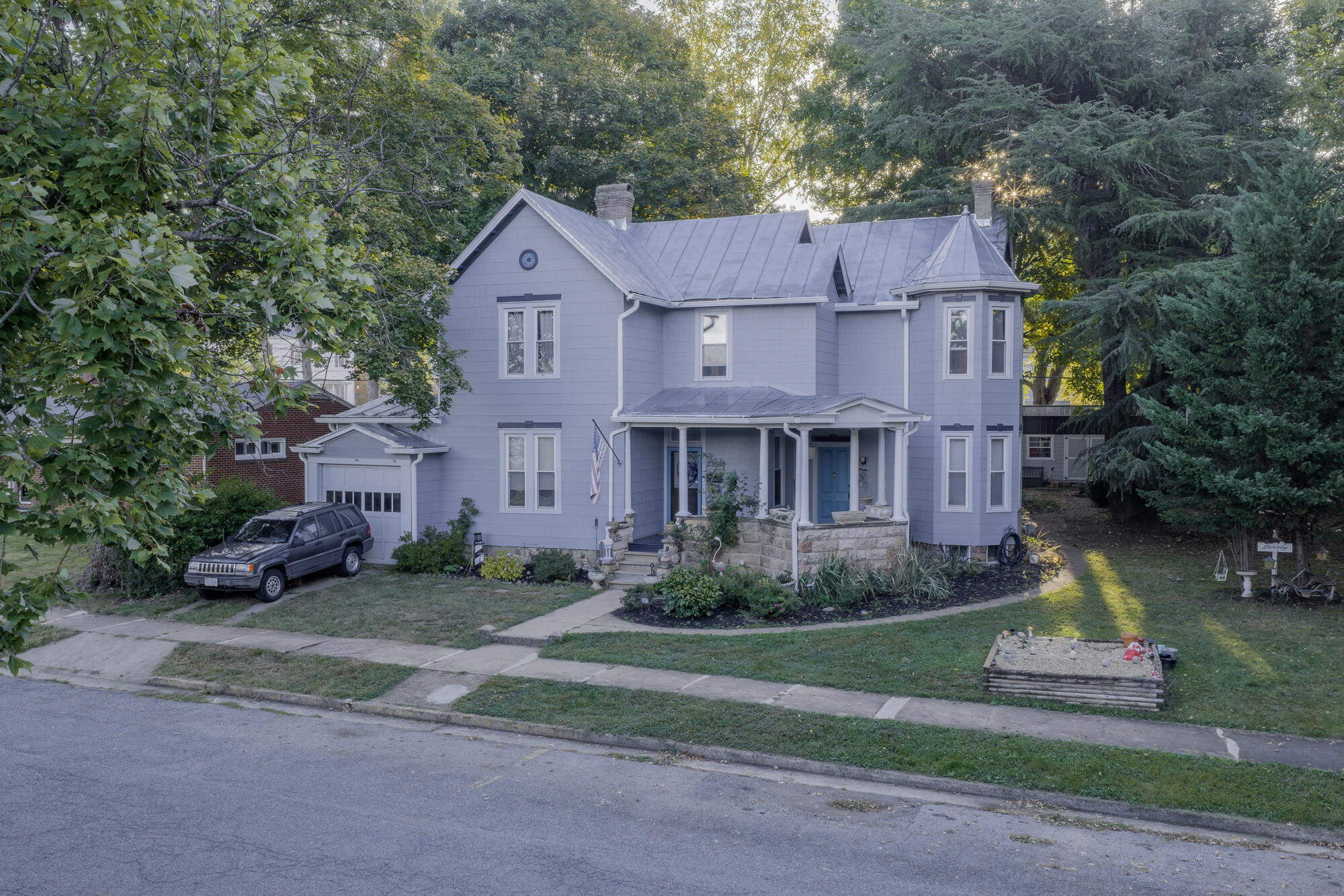 2354 Chestnut Ave