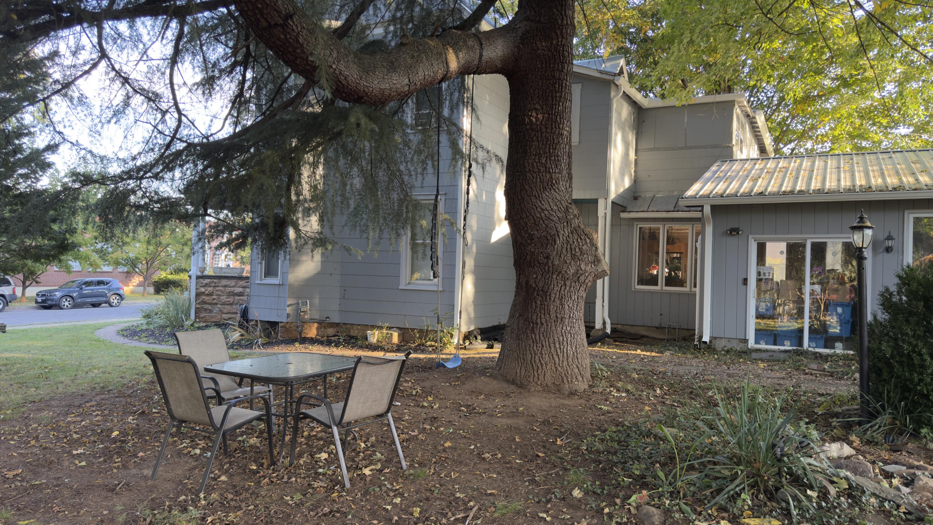 2354 Chestnut Ave