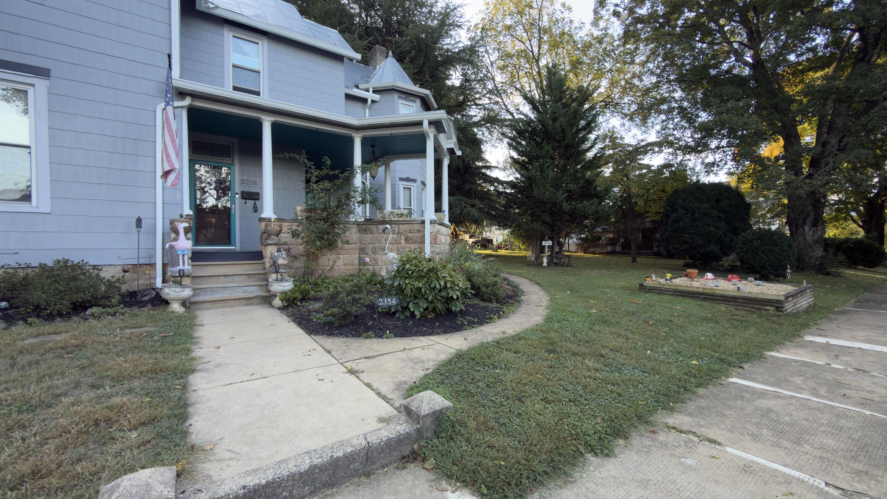 2354 Chestnut Ave