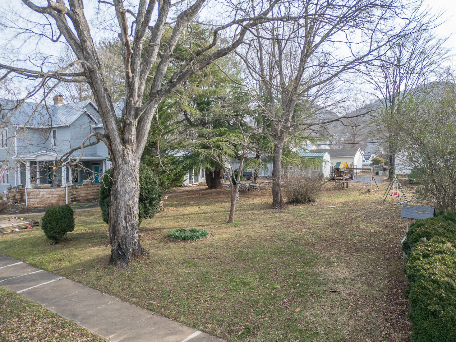 2354 Chestnut Ave