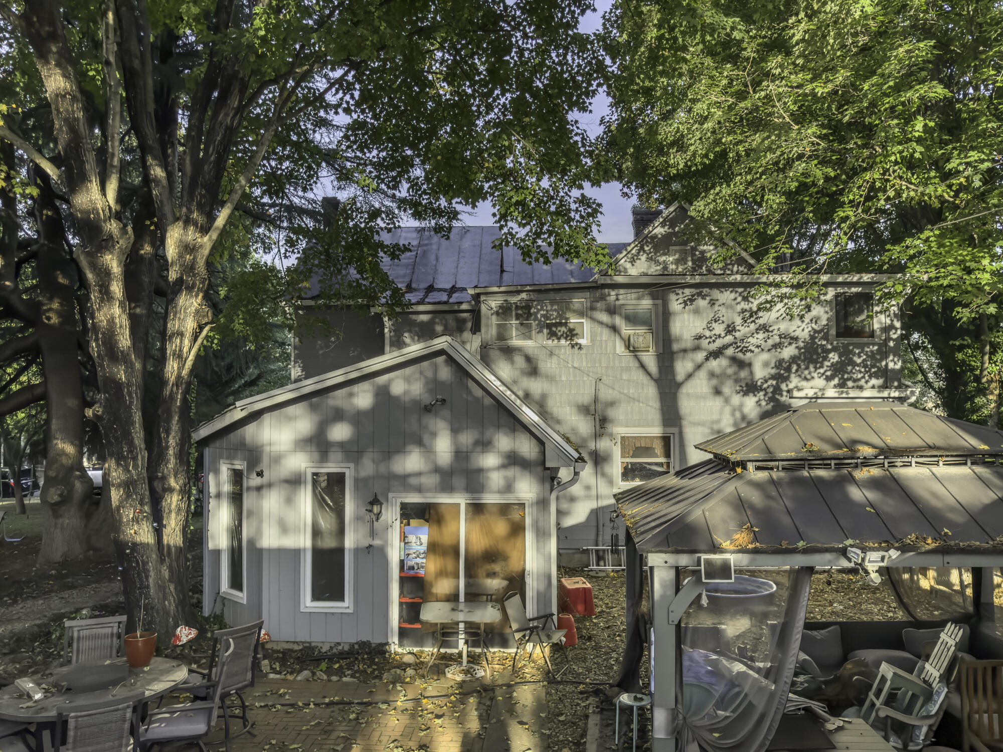 2354 Chestnut Ave