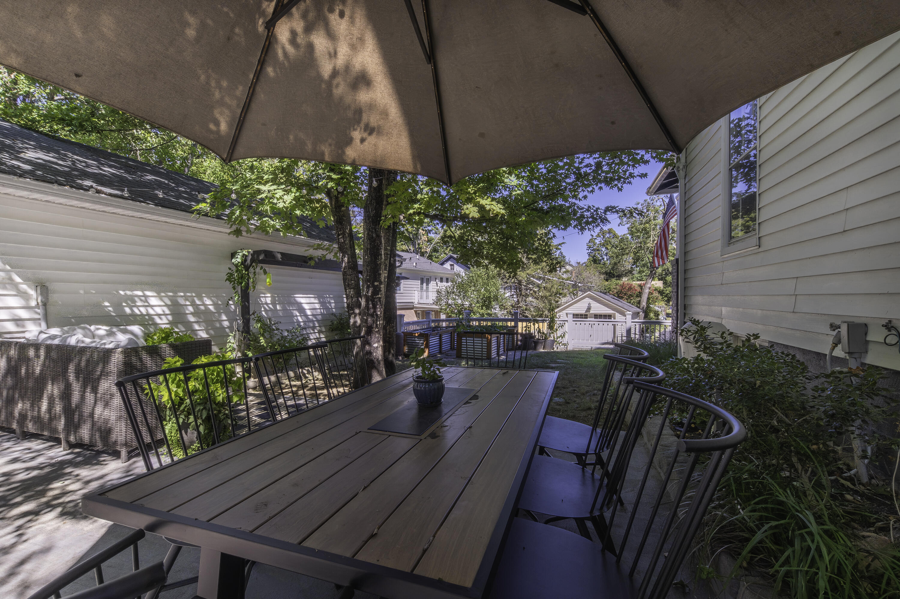 15 WESTSIDE Ct