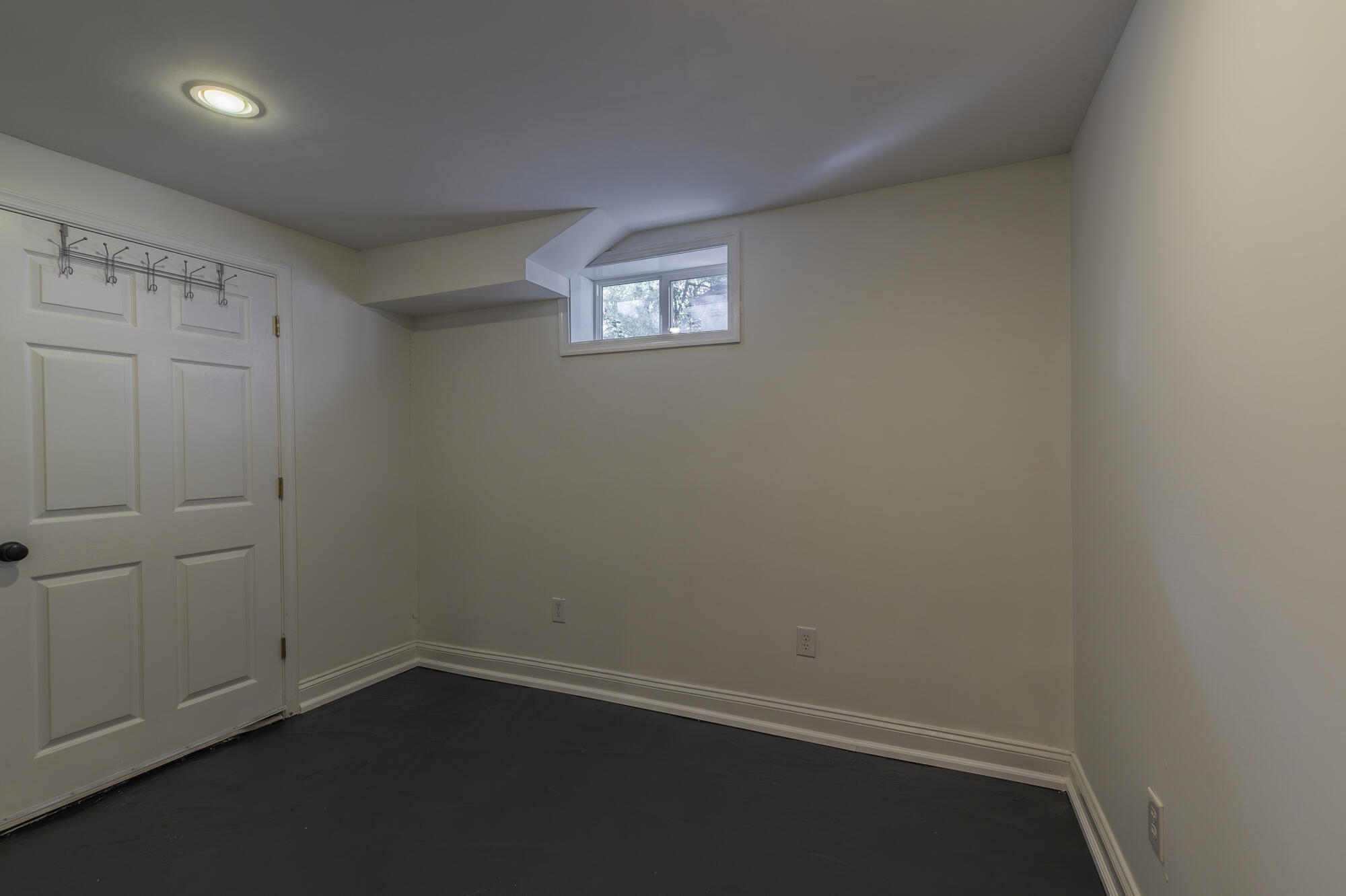 15 WESTSIDE Ct