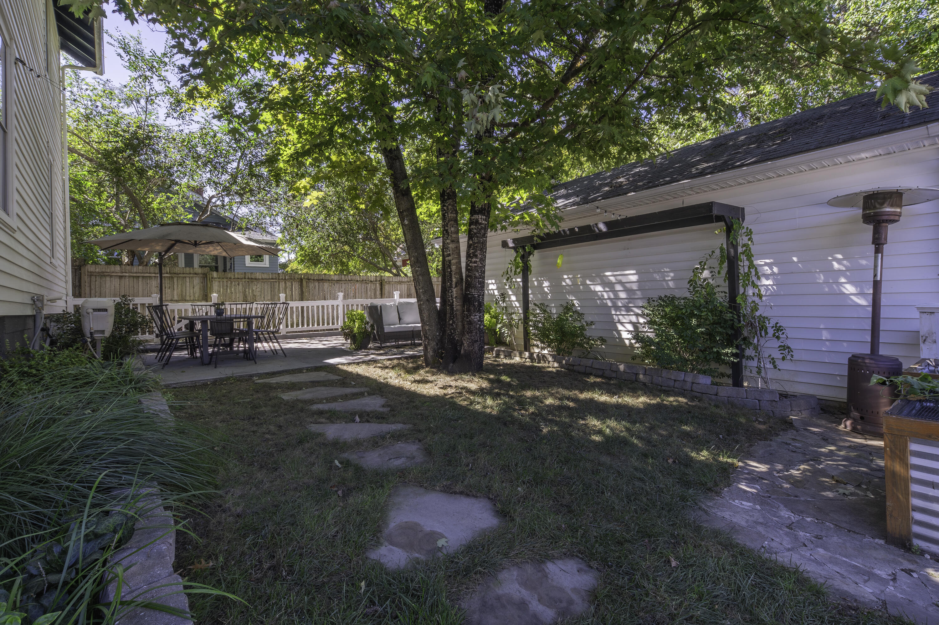 15 WESTSIDE Ct