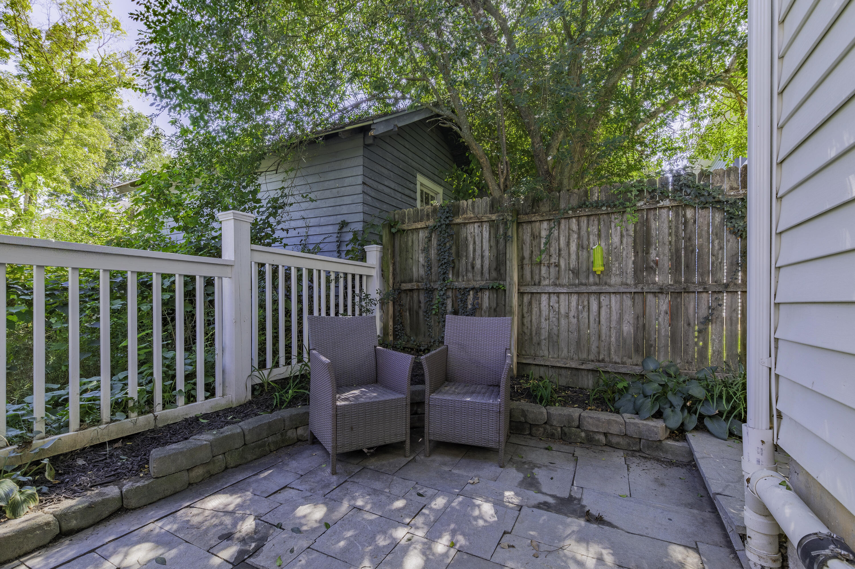 15 WESTSIDE Ct